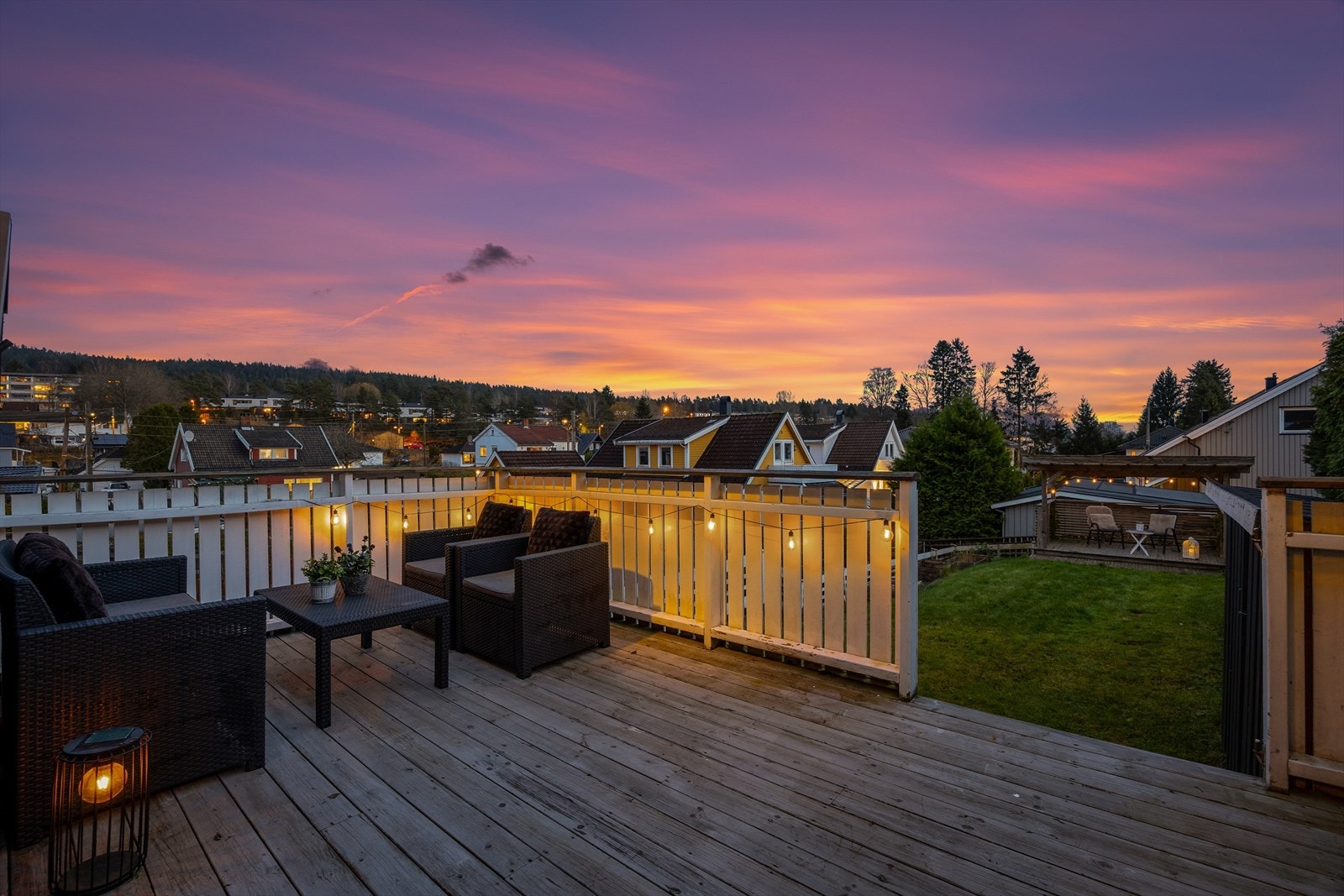 Verandaen rommet lounge-avdeling og grill Galleribilde