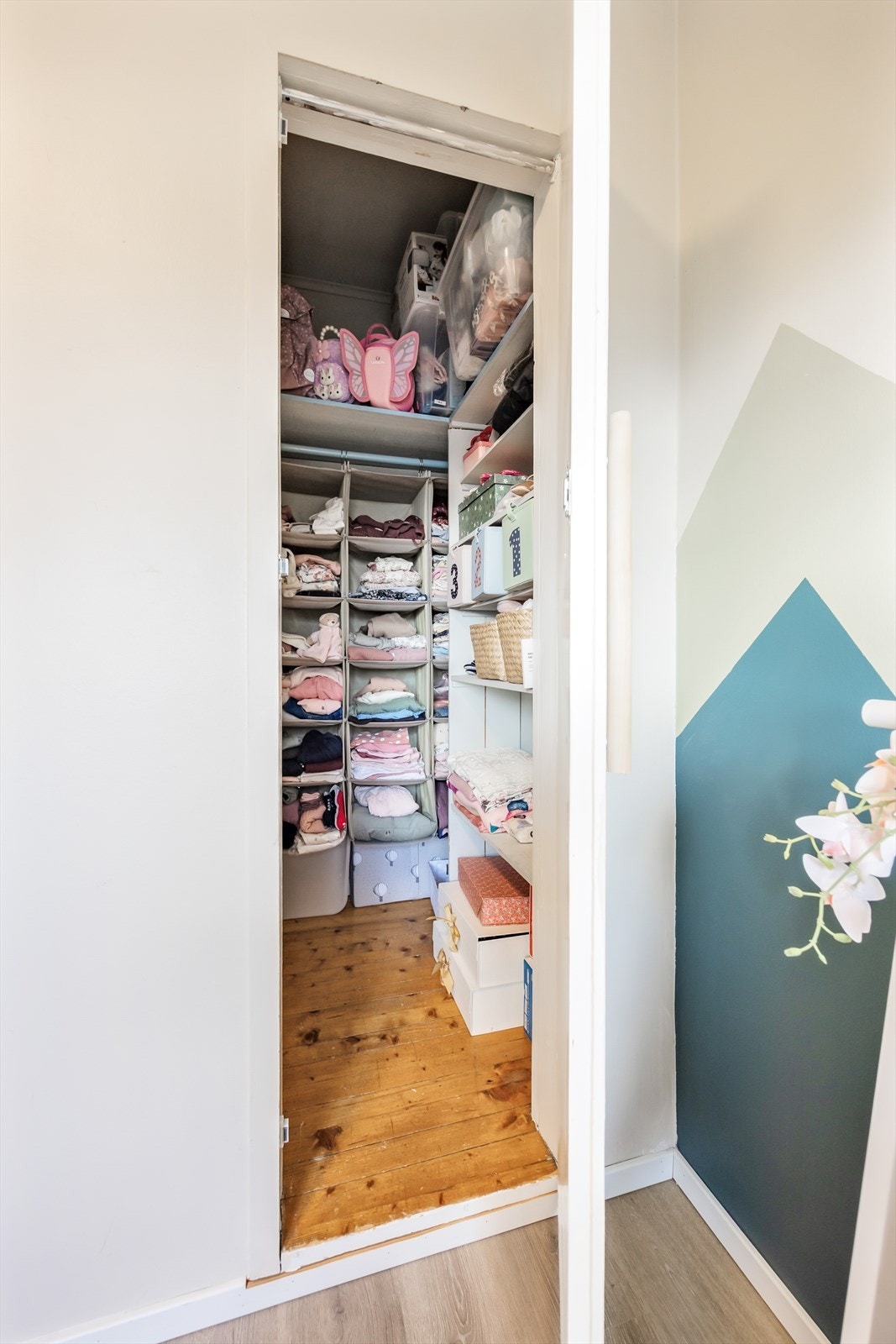 Fra det andre soverommet er det tilgang til innvendig bod Galleribilde