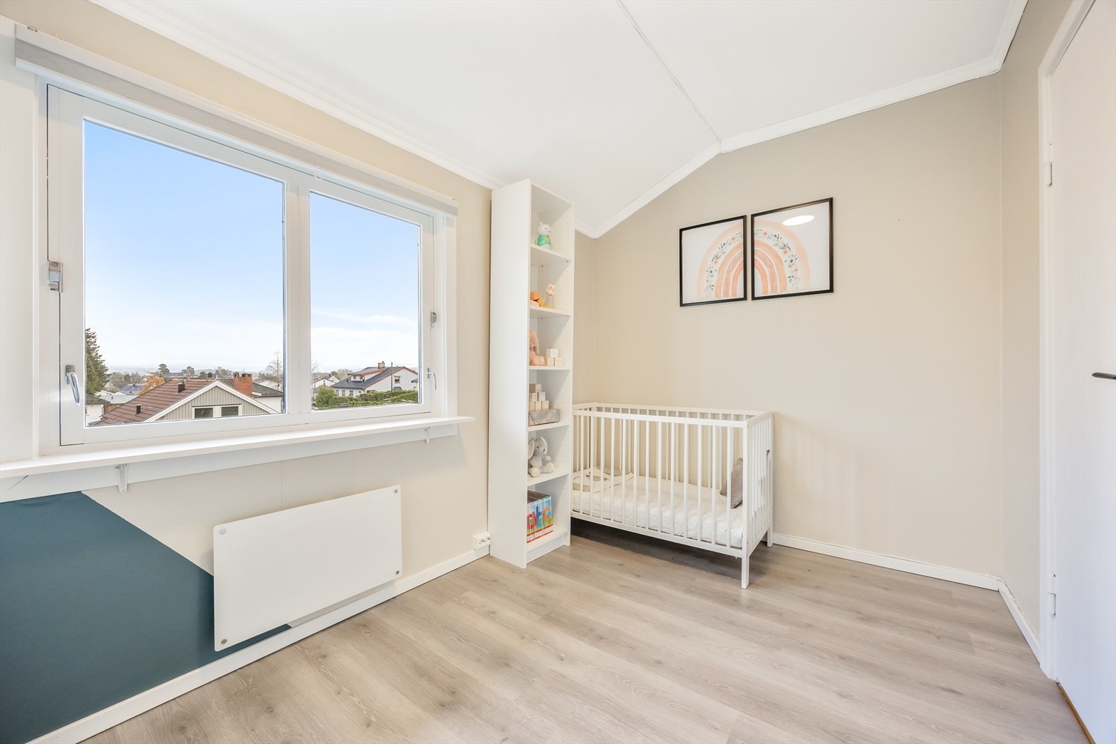 De to andre soverommene er velegnede som barne-/gjesterom eller kontor Galleribilde