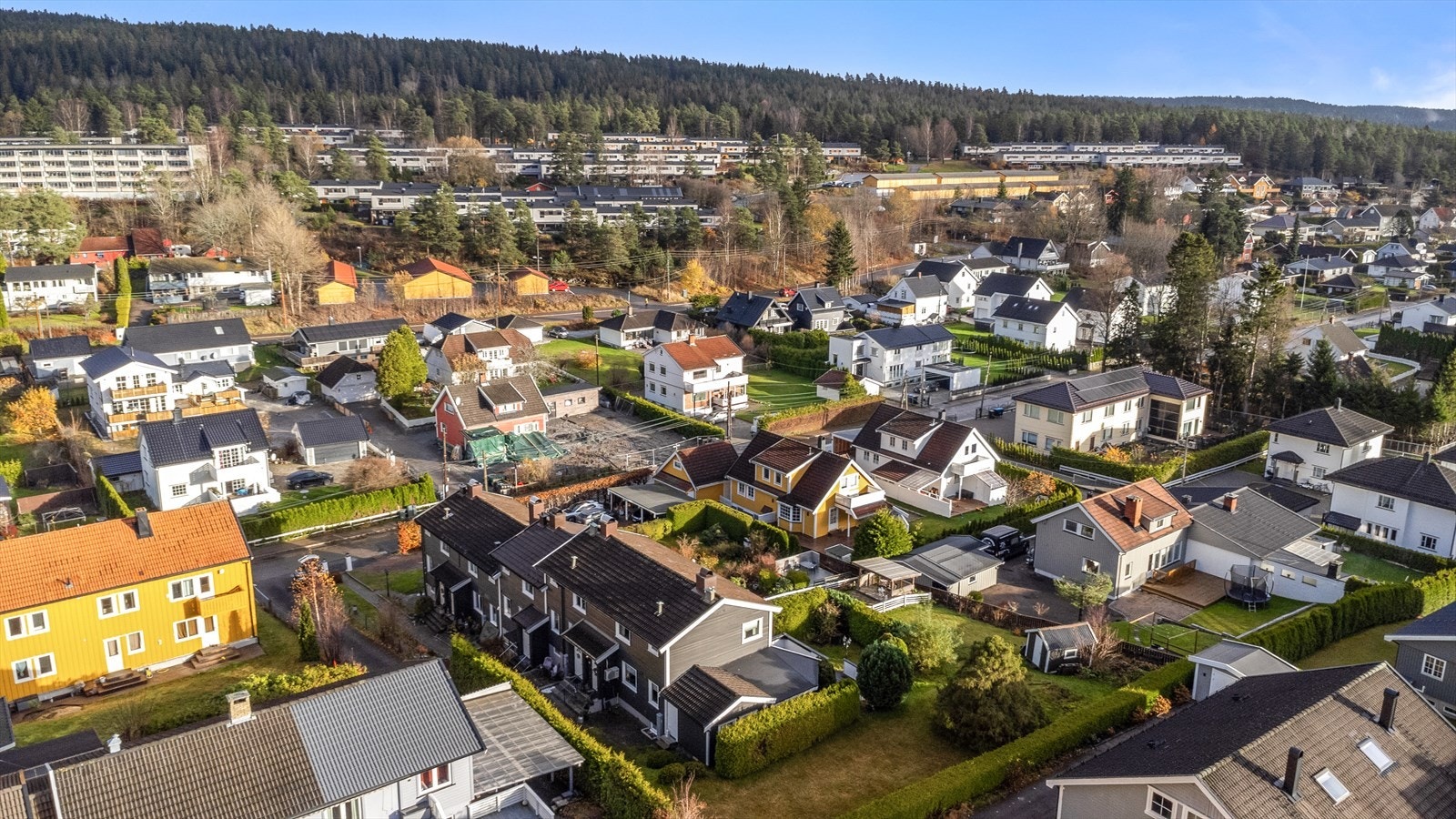 Fra boligen er det kun en 5 minutters gange til vakre Stovner marka Galleribilde