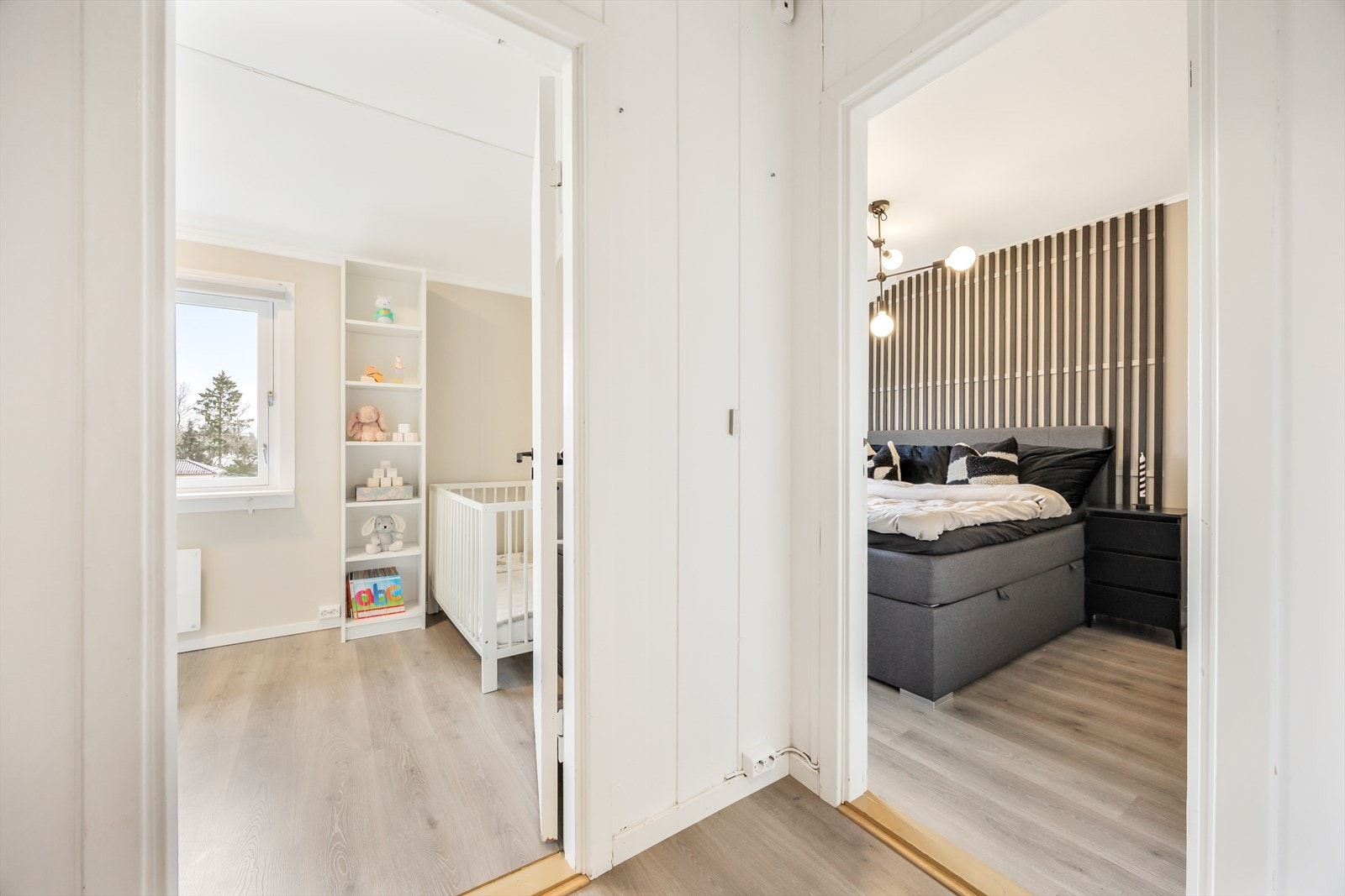 Boligens tre soverom ligger i 2. etasje Galleribilde