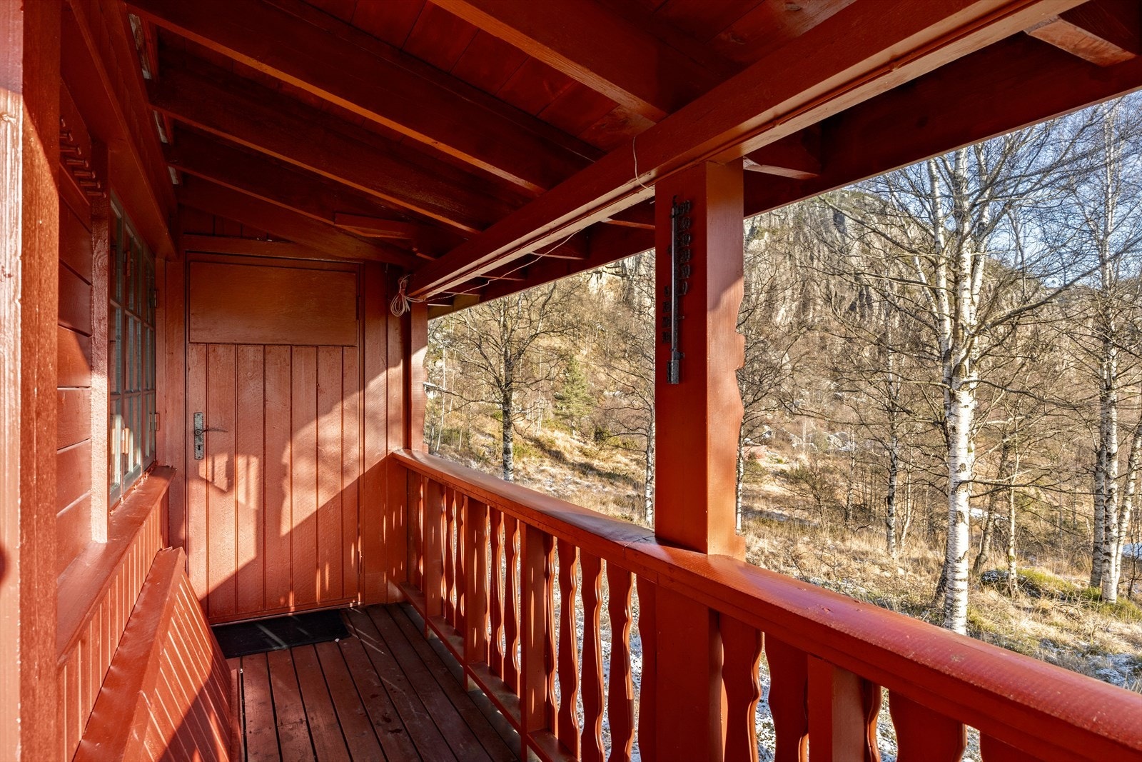 For daglige ærender ligger det dagligvarebutikker både på Tonstad og Helleland, og ønsker du litt avkobling kan du besøke Tonstadbadet, som tilbyr helse og velvære. Galleribilde