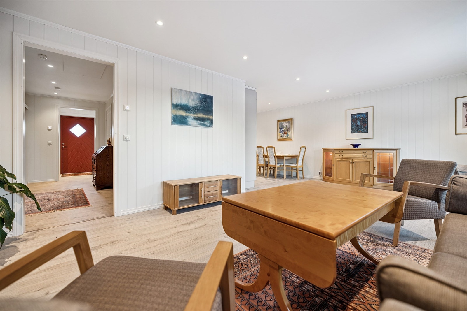 Fra stuen er det enkel tilgang til resten av leilighetens rom. Galleribilde