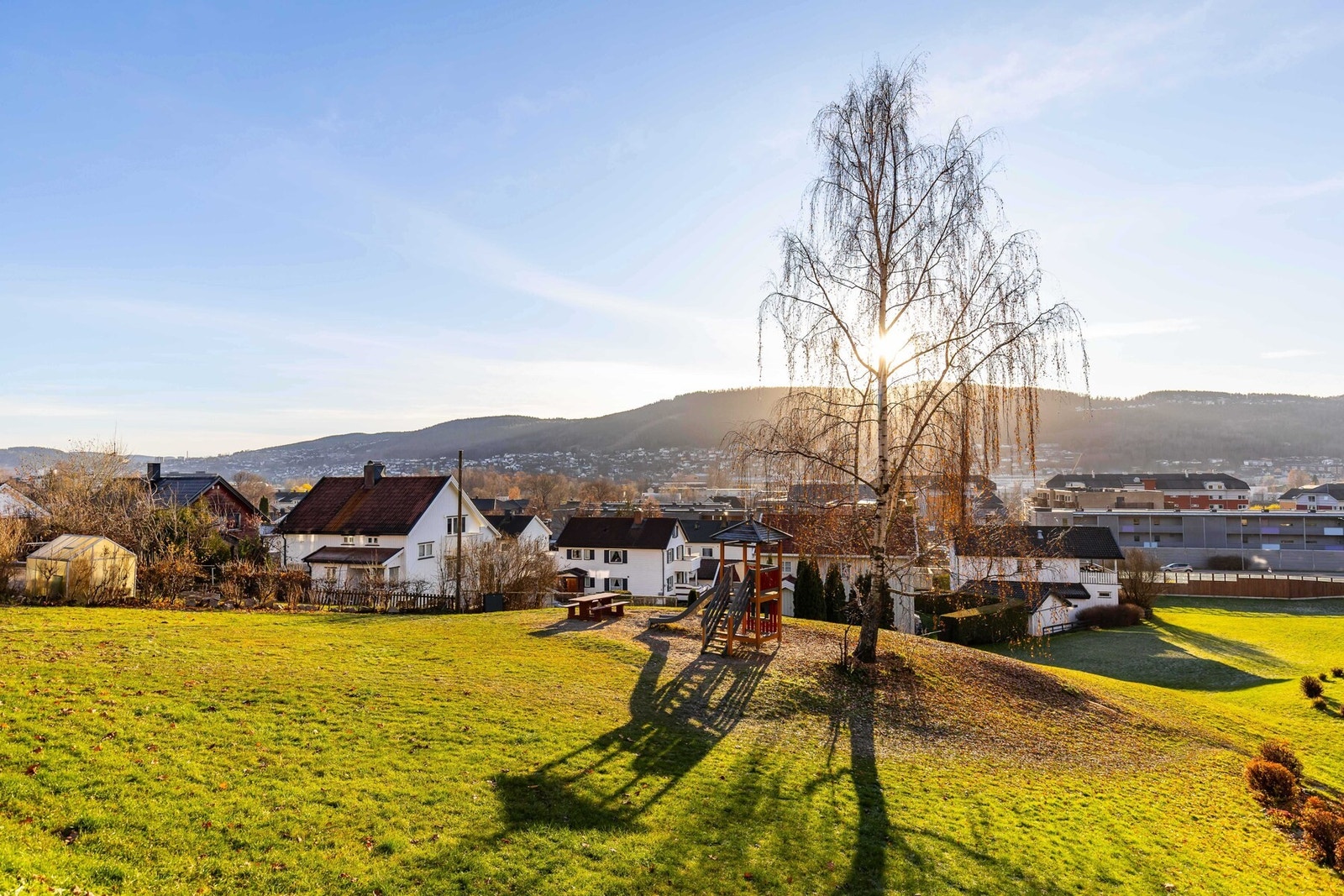 Det er kort avstand til lekeplasser. Galleribilde