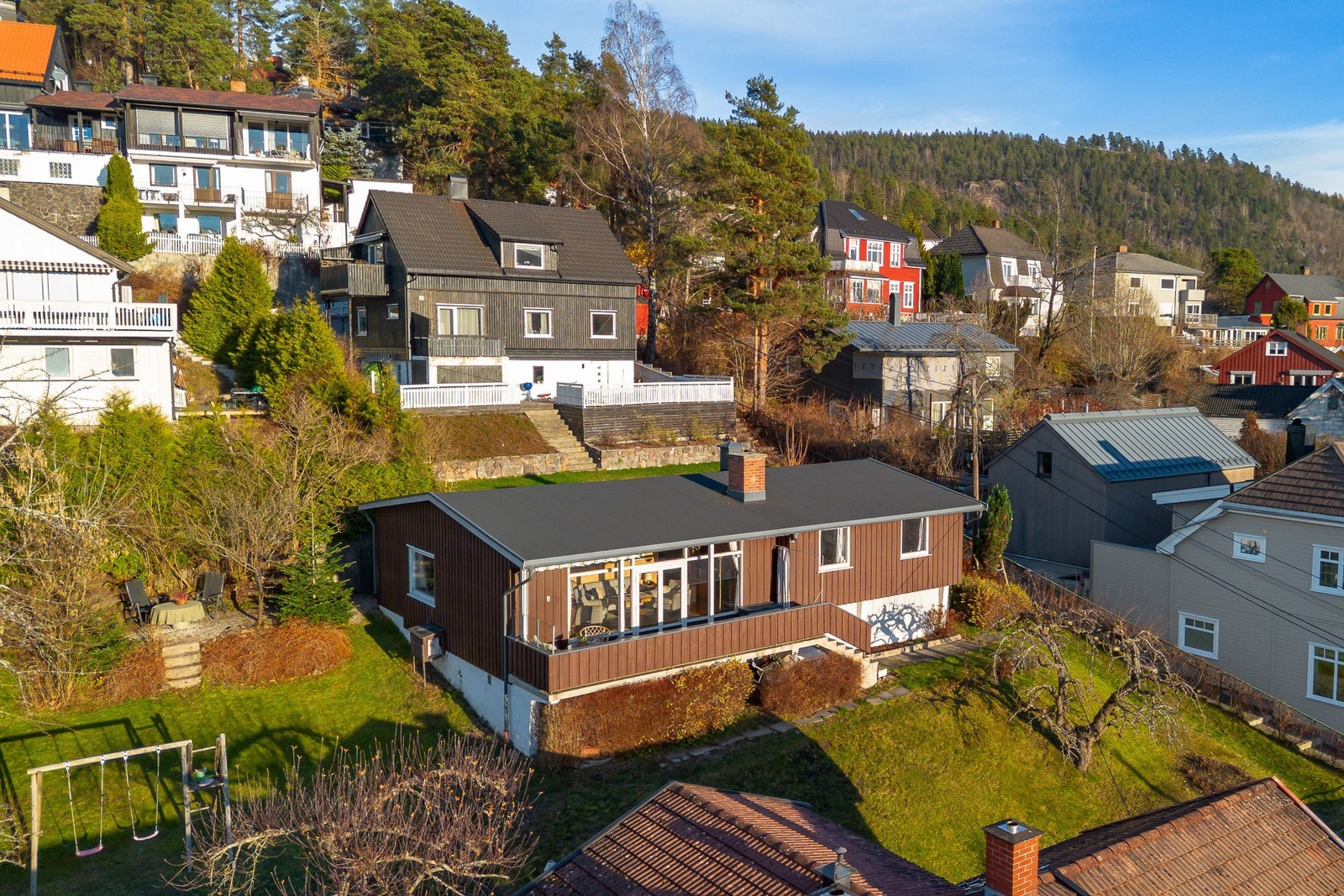 PrivatMegleren ved Svein Liavaag har gleden av å presentere Hotvetveien 28. Foto: Kasper Van Wallinga Galleribilde