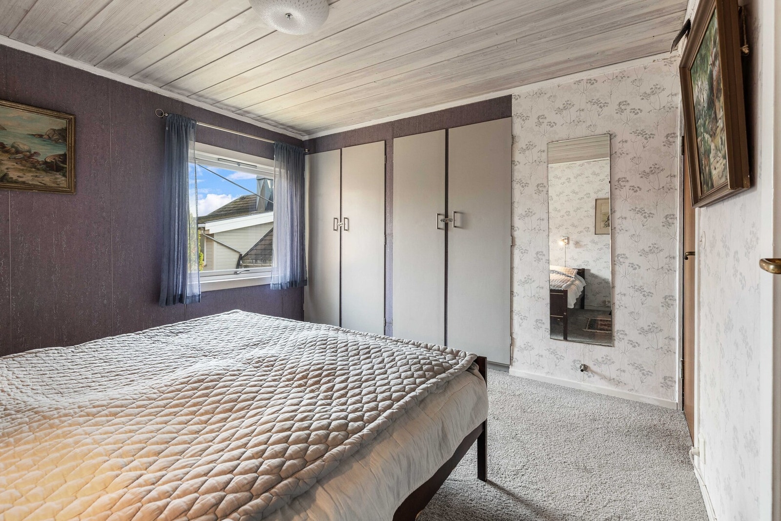 Hovedsoverommet har integrert garderobeløsning. Galleribilde