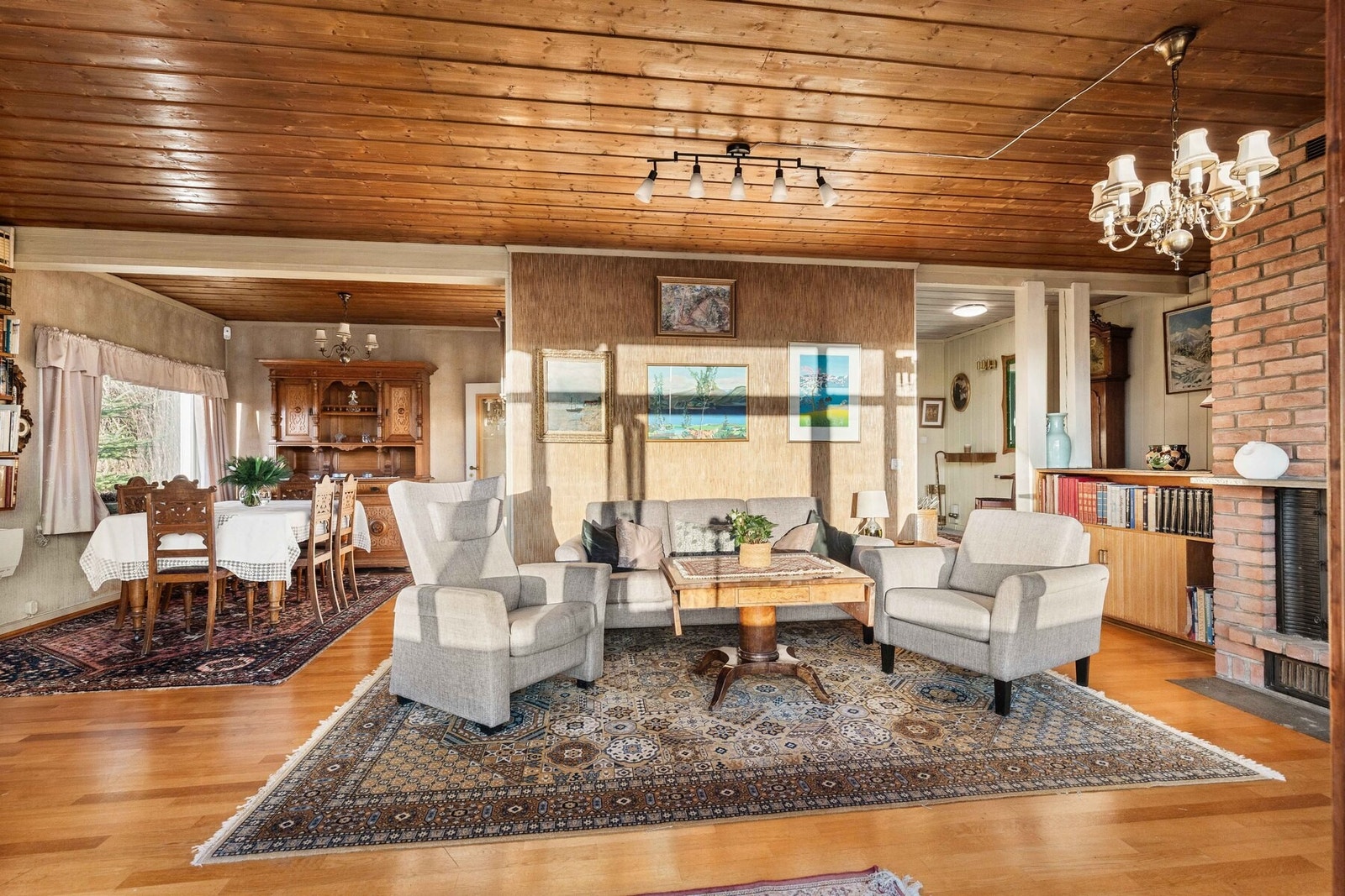 Det er god møbleringsfrihet i stuen. Galleribilde