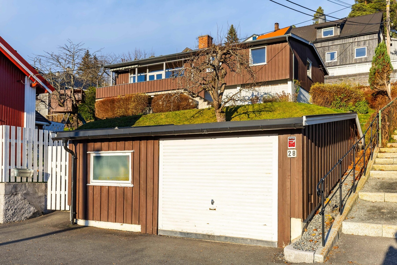 Garasje med plass til en bil. Galleribilde