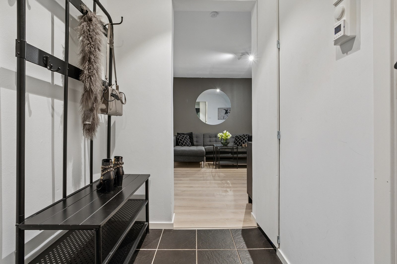 Entré/gang. Galleribilde