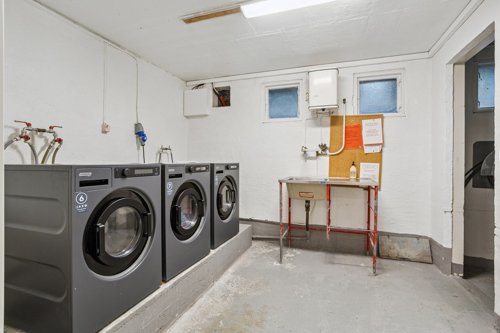 Kort vei til felles vaskerom. Galleribilde