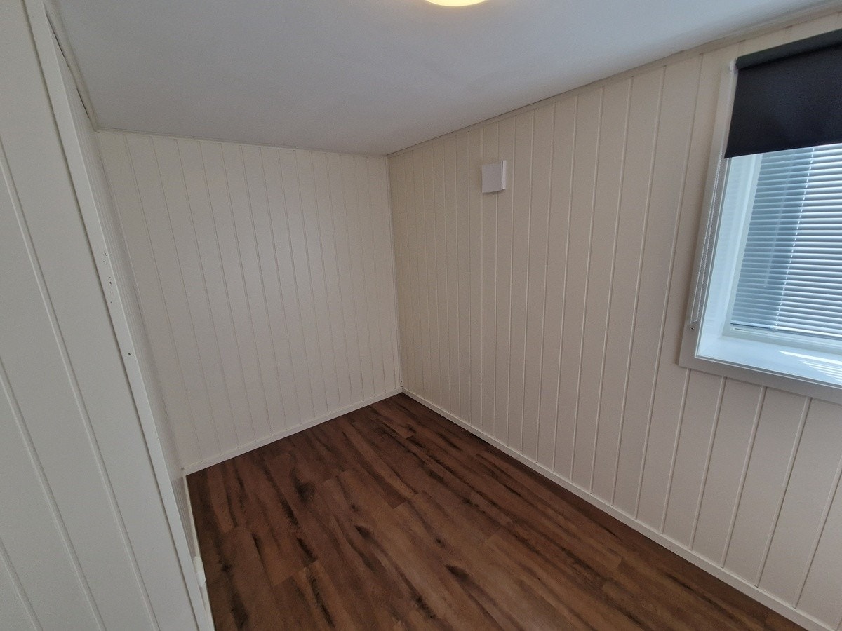 Soverom med plass til dobbeltseng Galleribilde