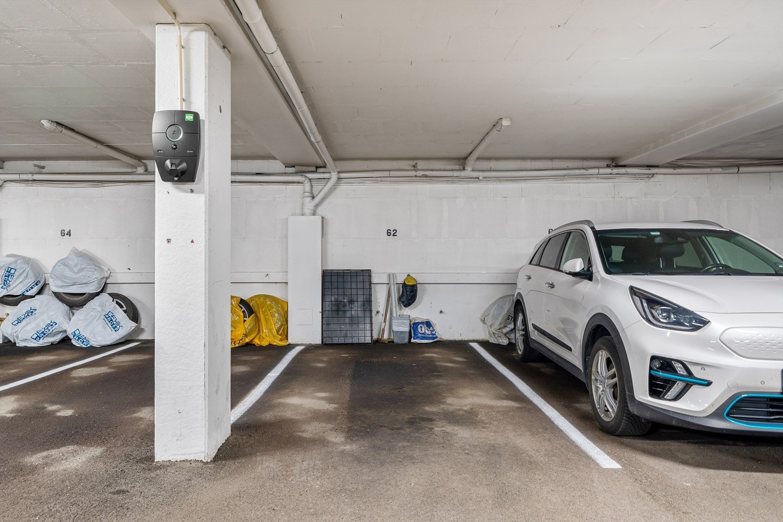 Garasjeplass medfølger boligen. Galleribilde