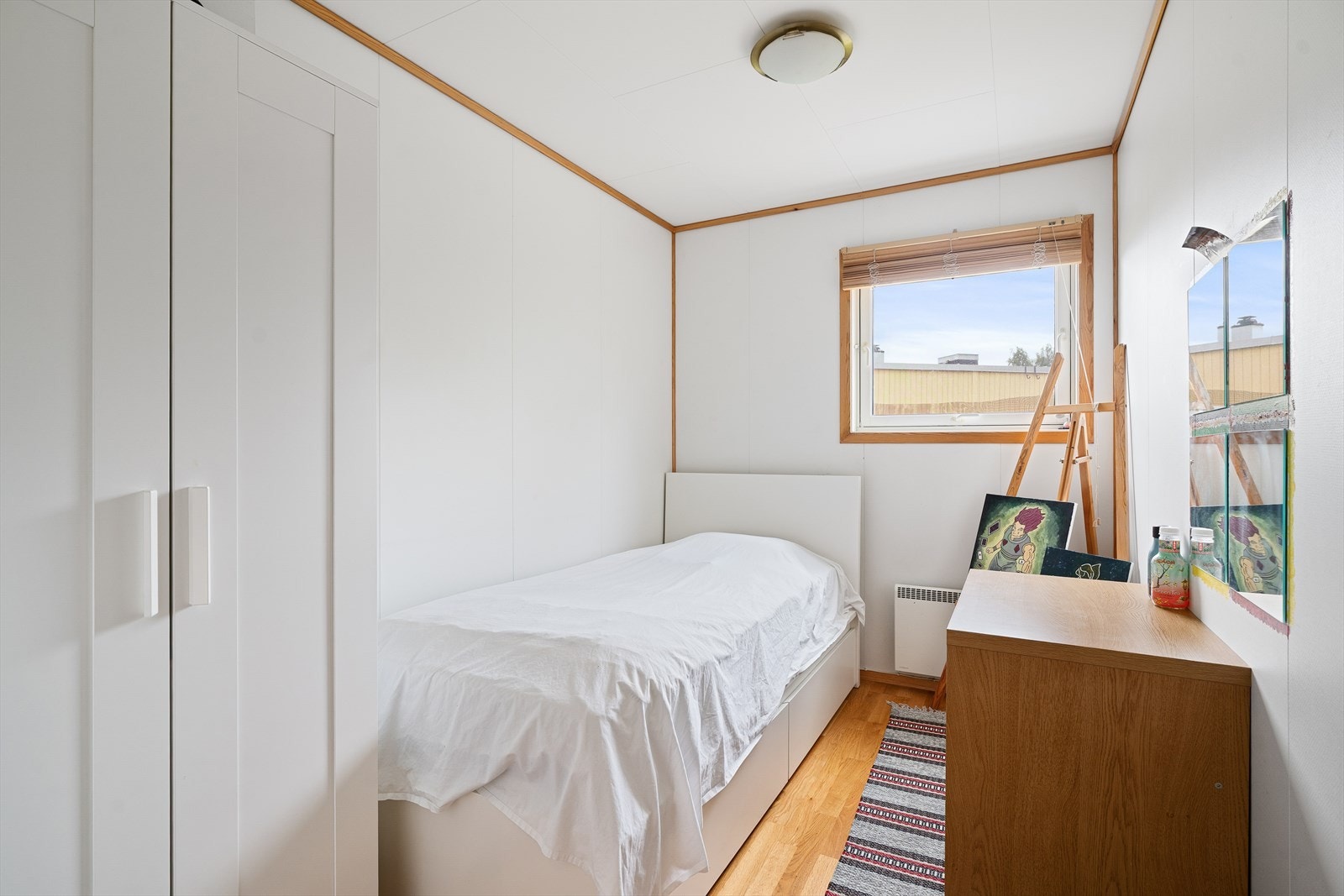 Soverom 3. Lyst soverom som egner seg godt som barnerom, gjesterom eller kontor. Galleribilde