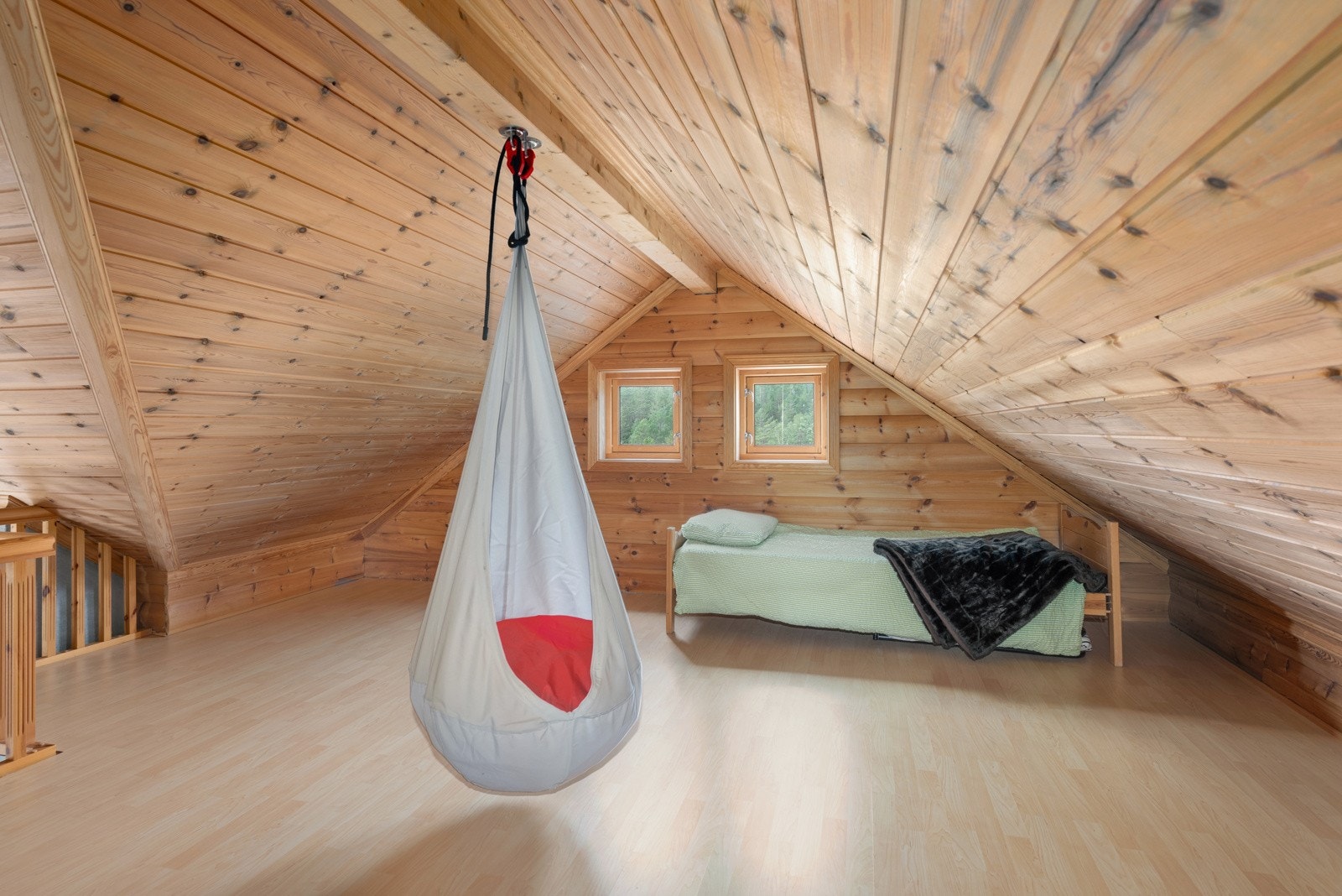 Den andre delen av hemsen er innredet med gjesteseng. Galleribilde