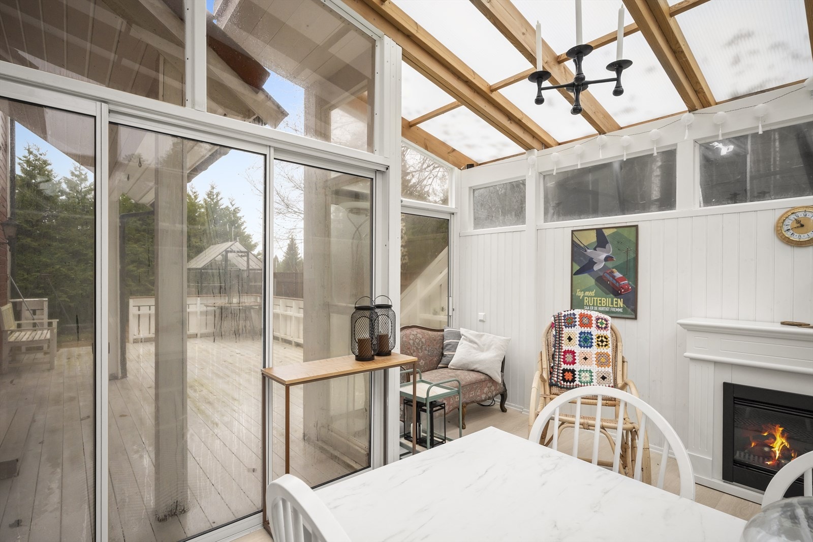 Utestue med tilgang fra kjøkken og terrasse (ikke søkt om/godkjent) Galleribilde