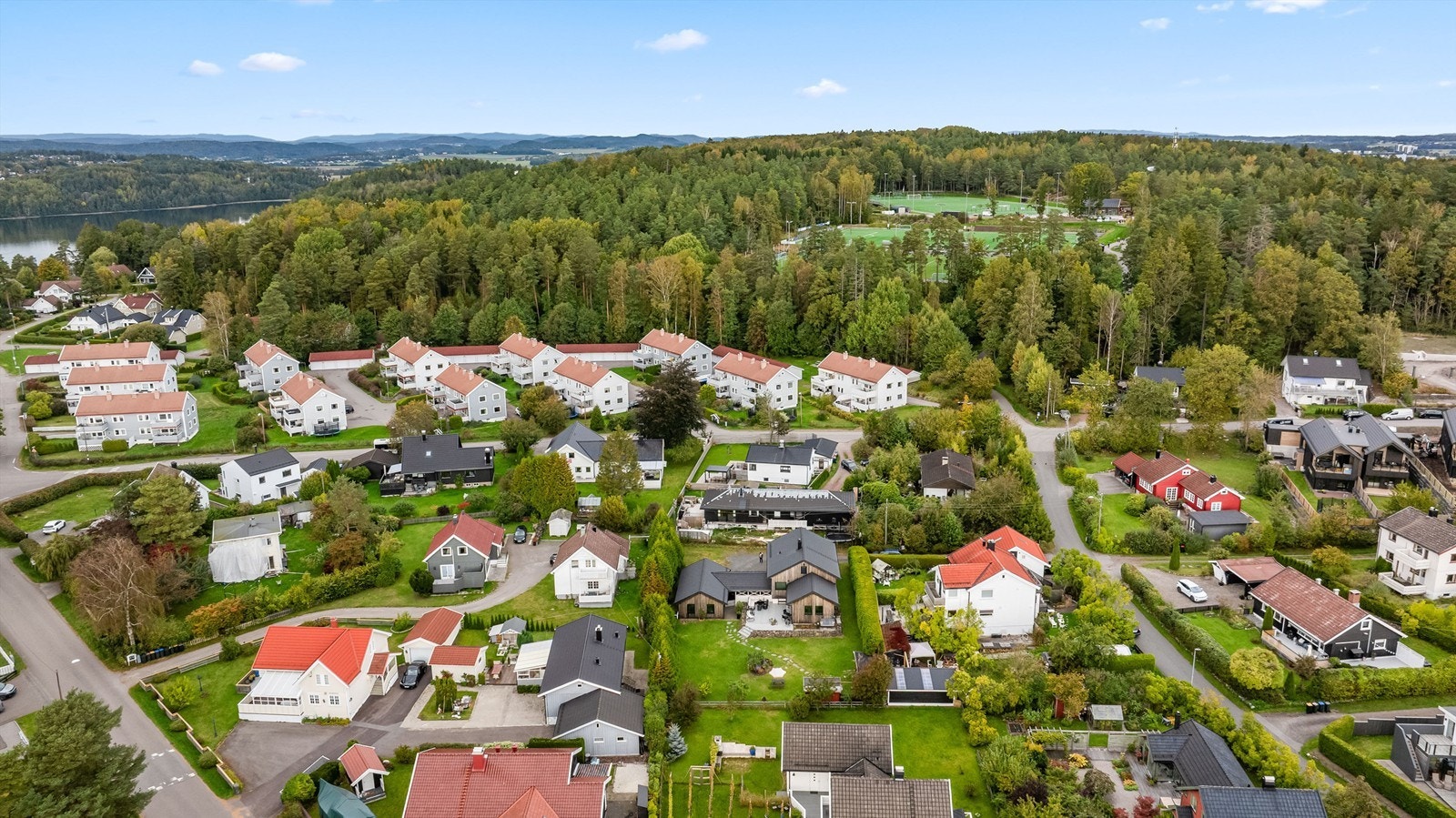 Her er det kort vei til Teieskogen. Galleribilde