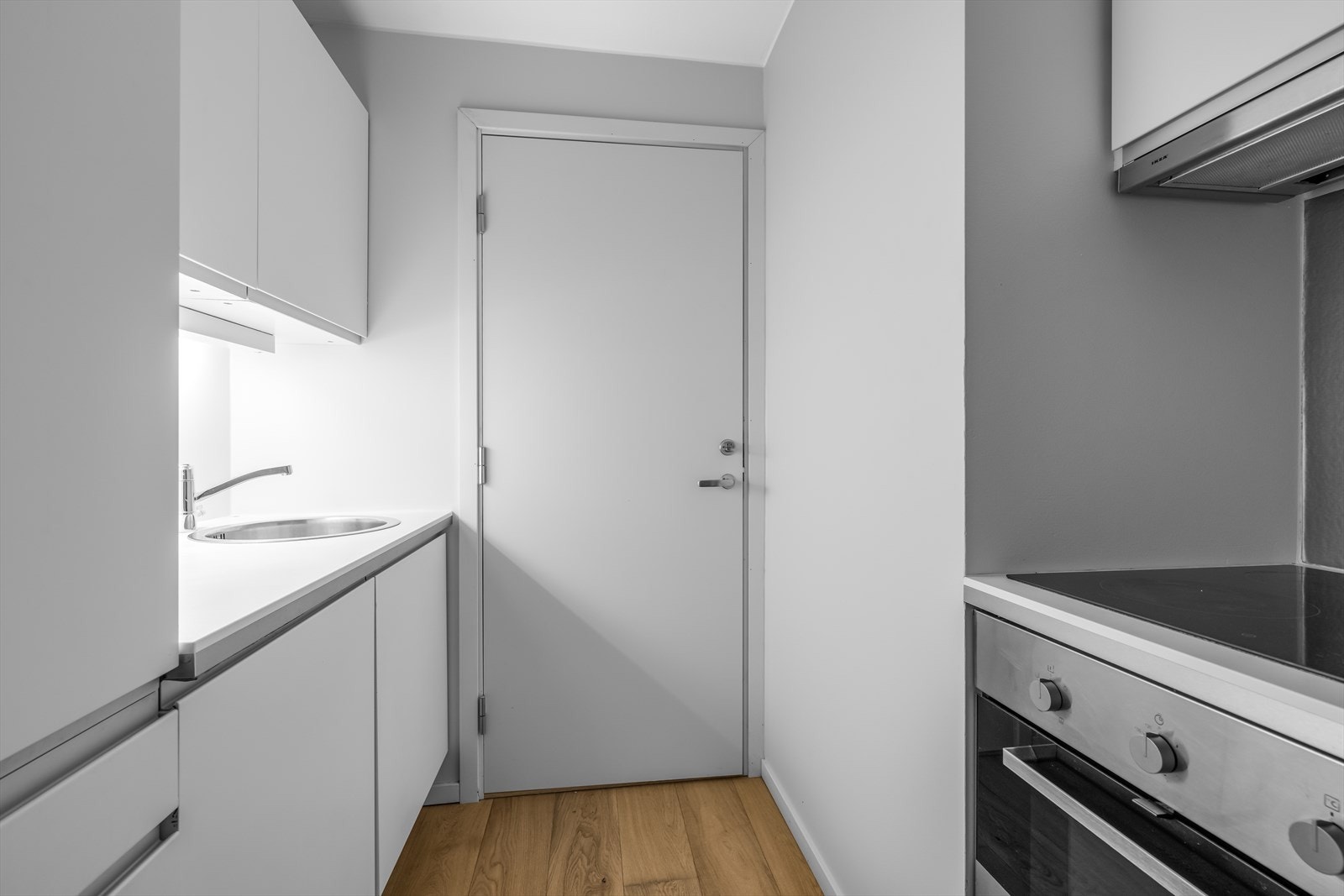 Samme moderne kjøkkenet. Galleribilde