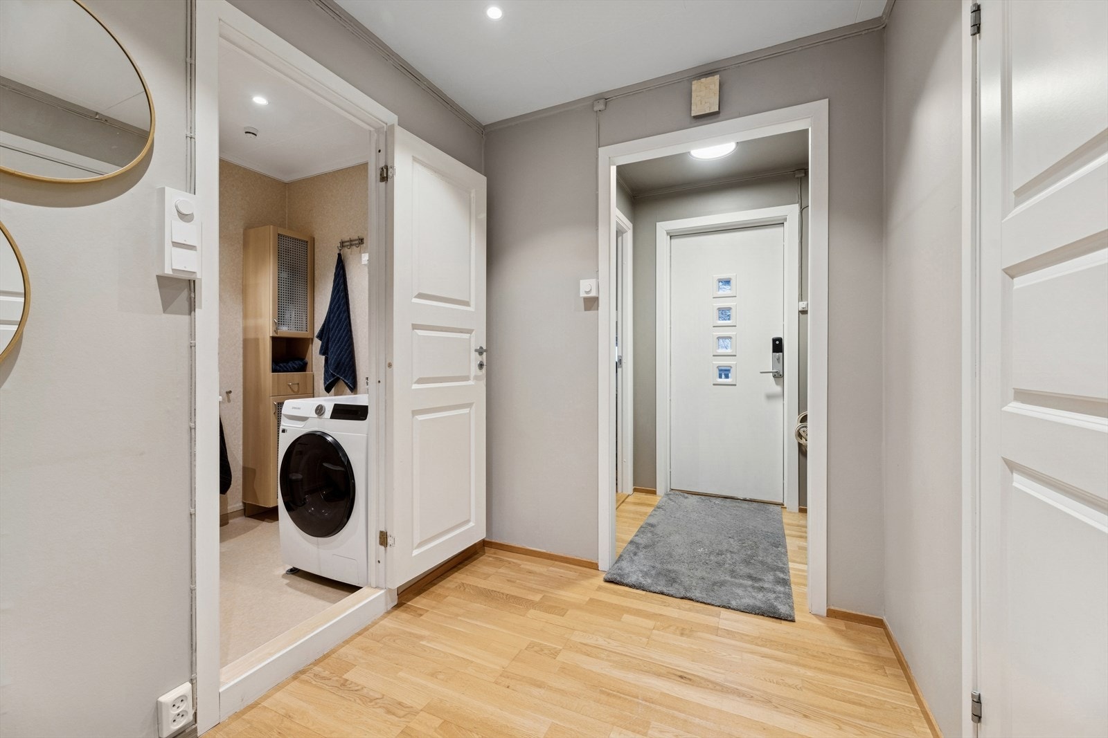 Fra gangen er det adkomst til bad/vaskerom. Galleribilde