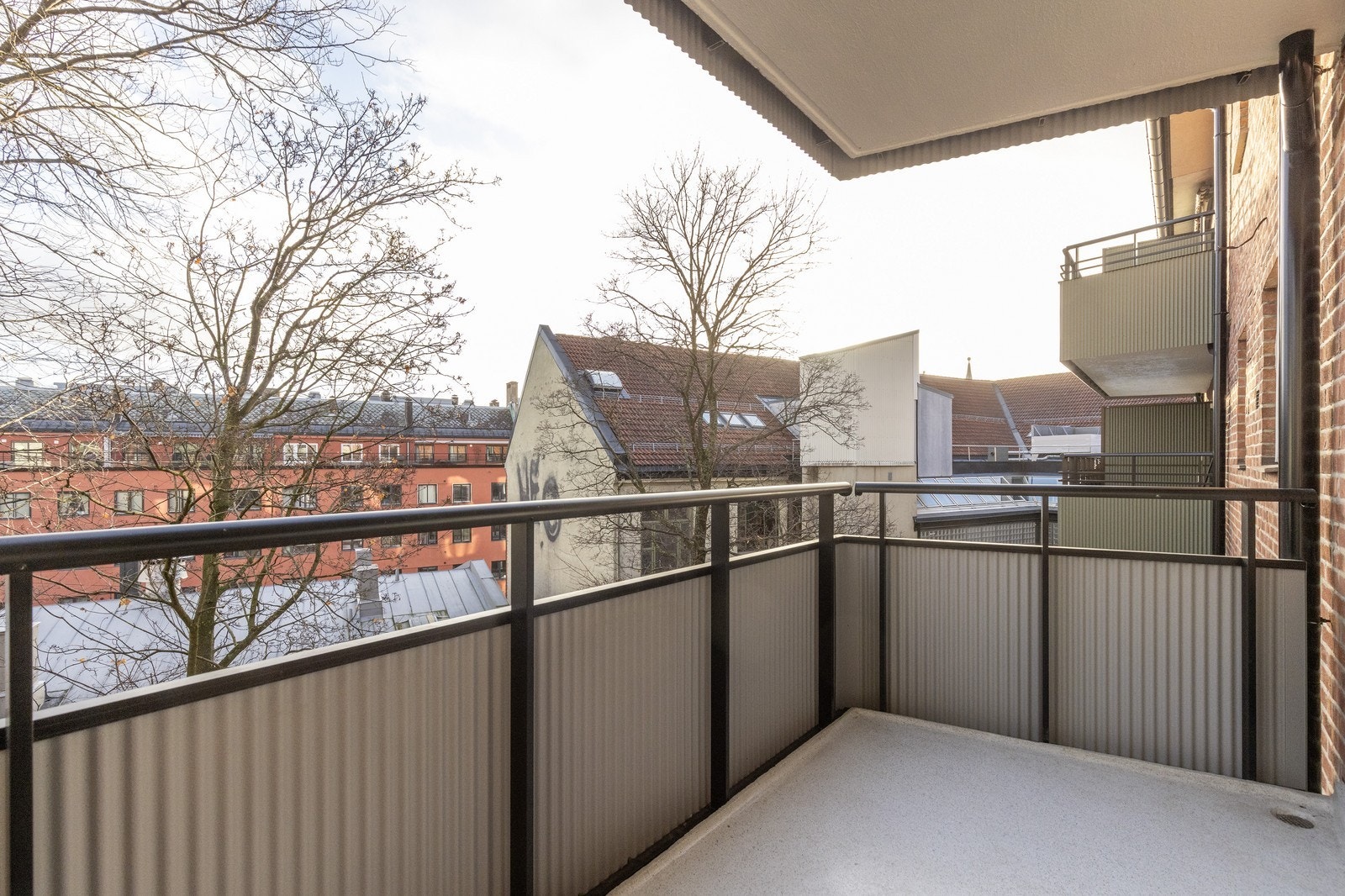 Balkong av god størrelse. Galleribilde