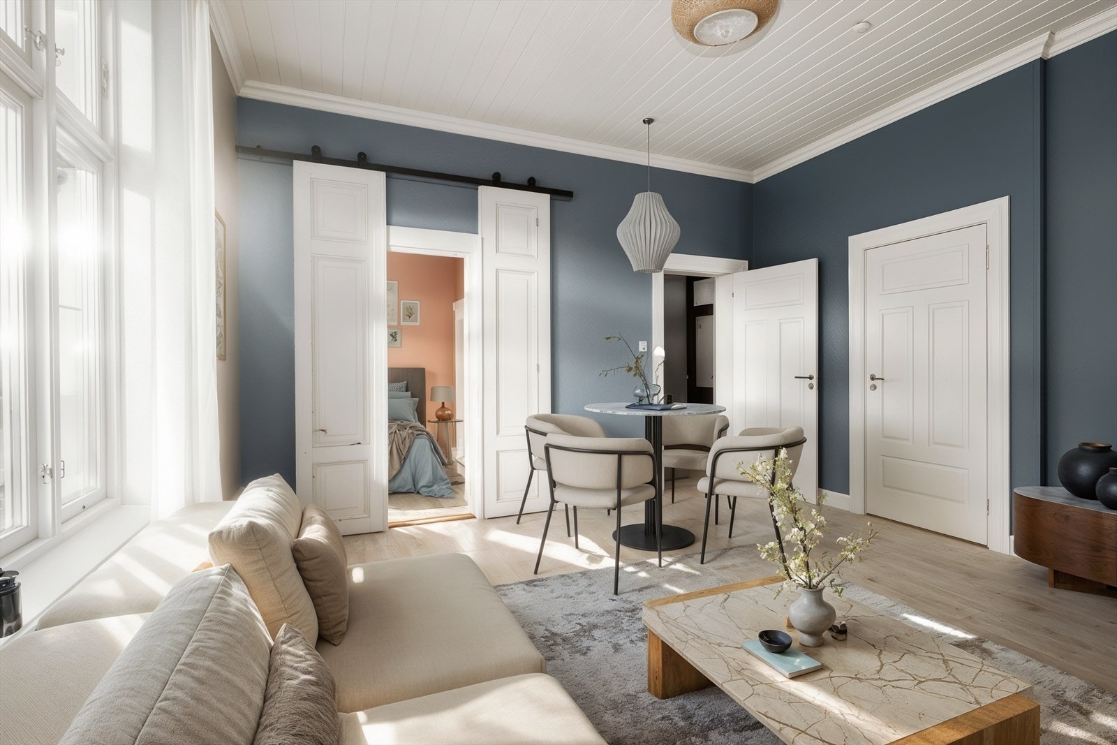 Boligen fremstår som lys og fin selveierleilighet, med god planløsning og smakfulle fargevalg som gjør den meget innbydende. (Digital møblering, kun en illustrasjon) Galleribilde