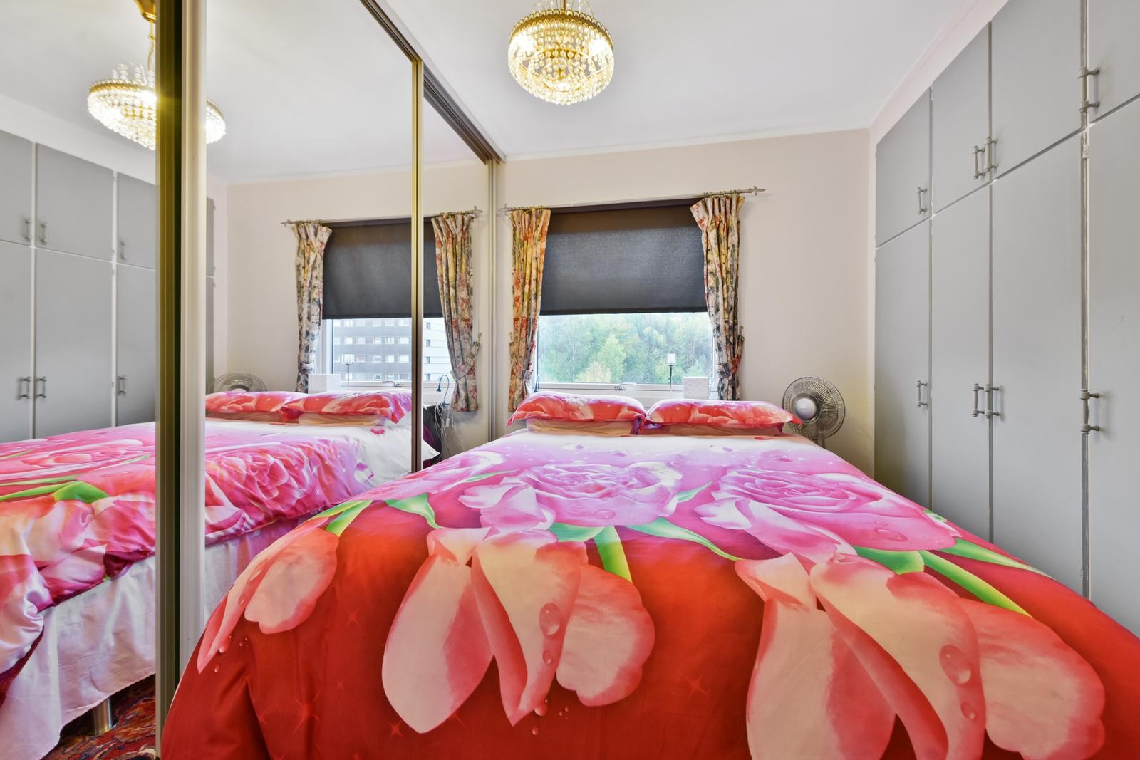 Leiligheten har 3 soverom. Galleribilde