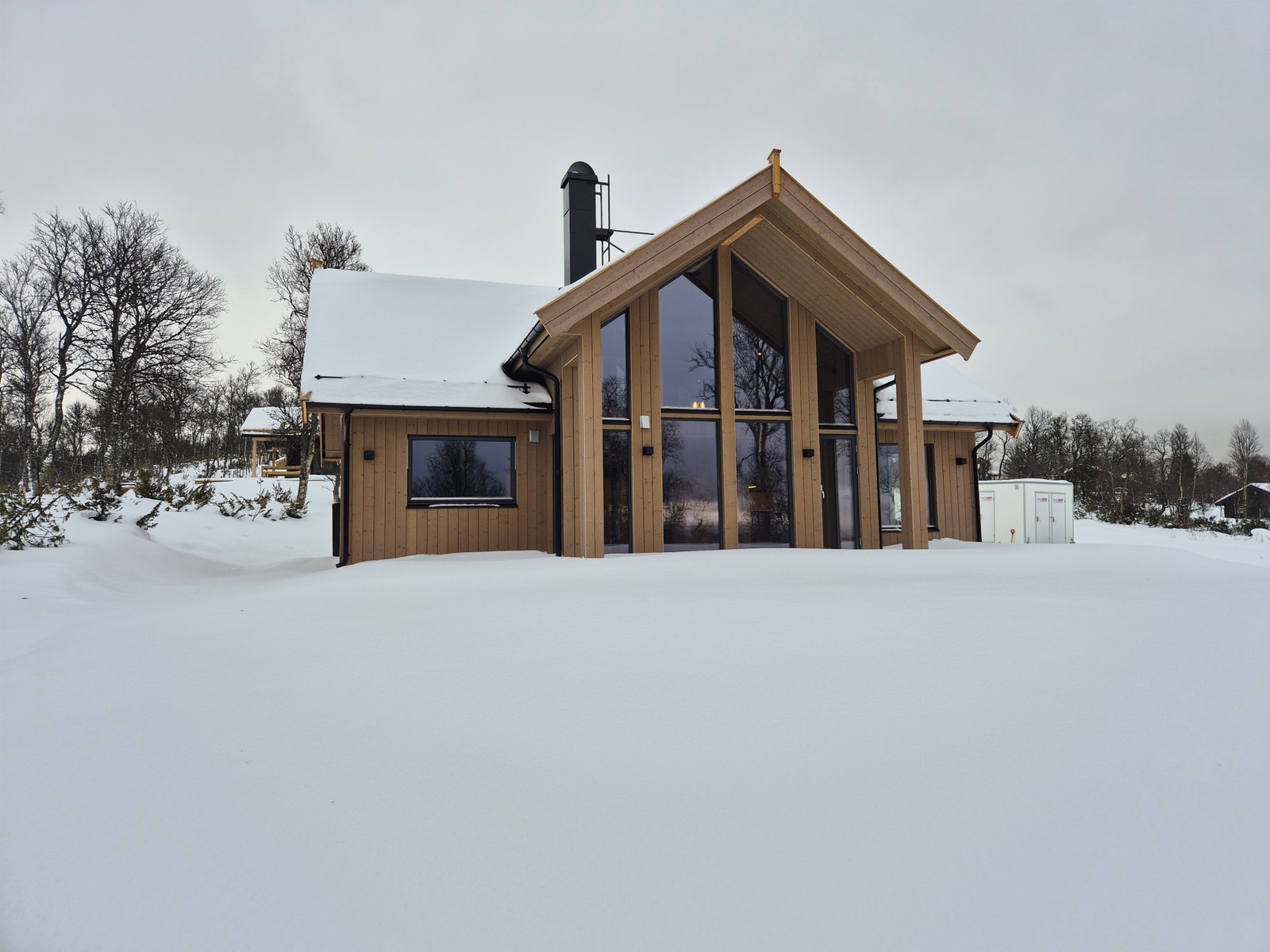 Fasade mot sør i vinterlandet Jakobsåsen Galleribilde