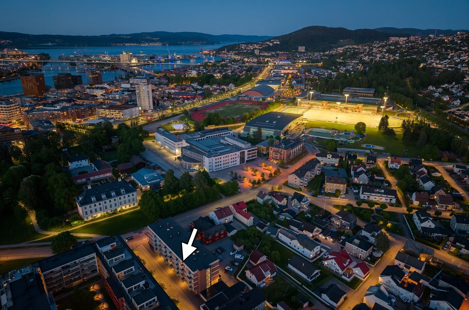 Leiligheten har svært sentral beliggenhet med nærhet til "alt" Galleribilde