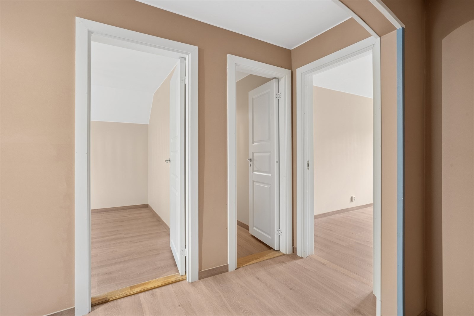 Alt av overflater er tatt innvendig de siste årene. Galleribilde