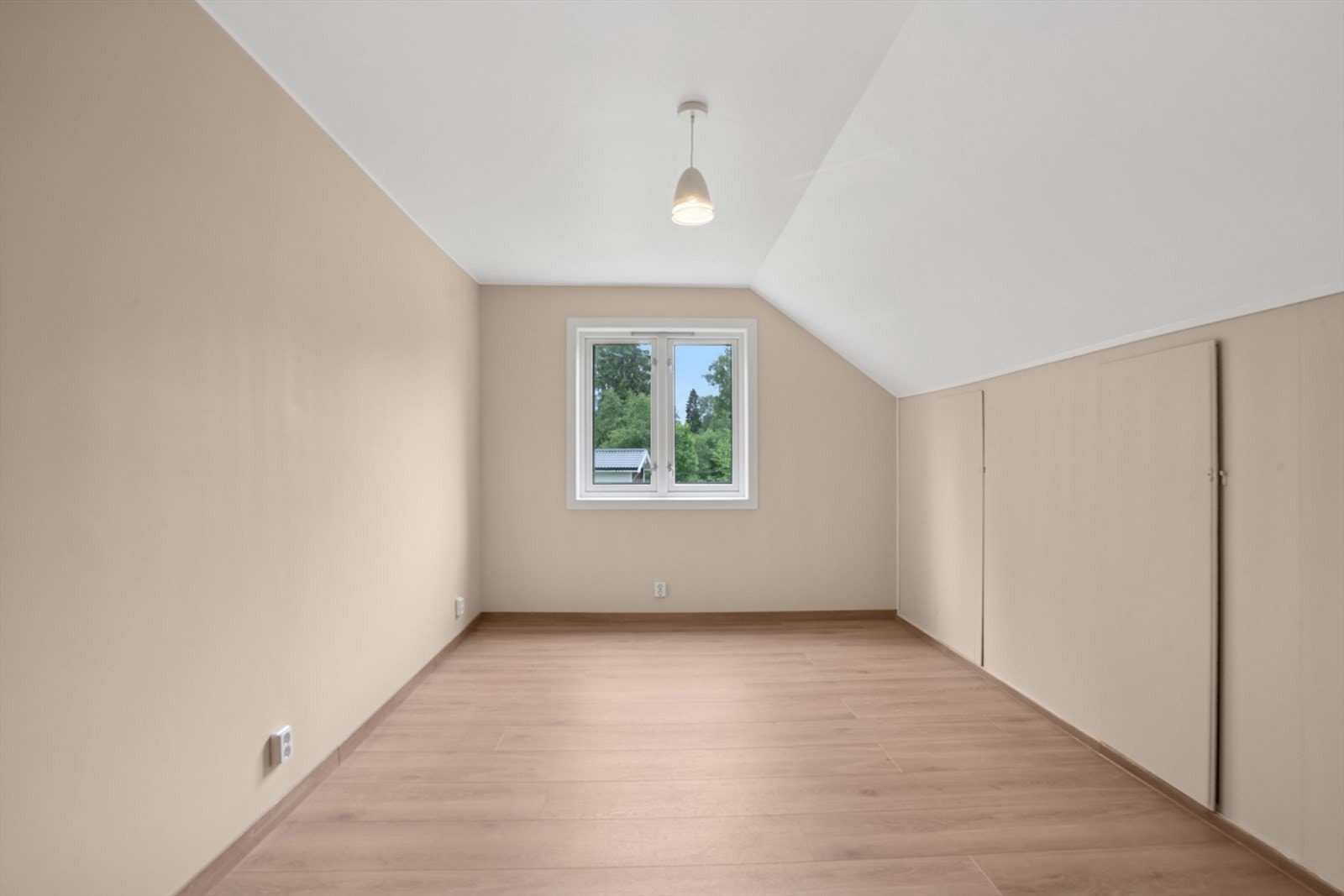 Det er tre soverom i 2. etasje. Galleribilde