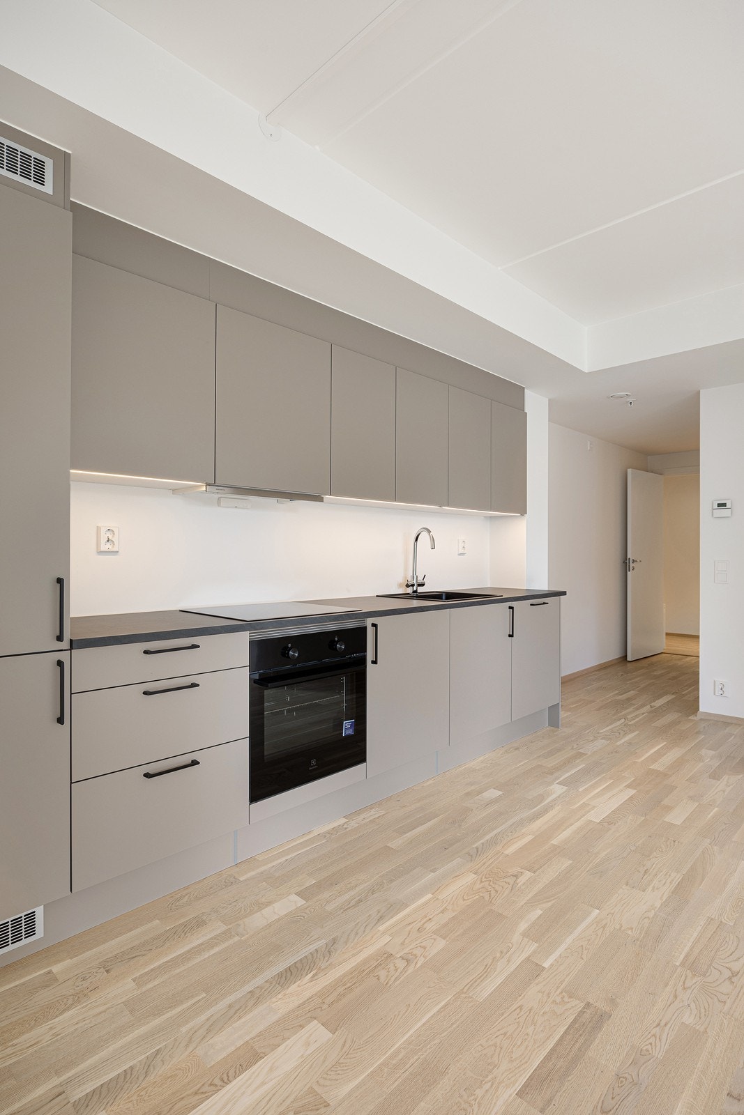 Her har man godt med benkeplass for å utfolde kokkekunstene sine. Galleribilde