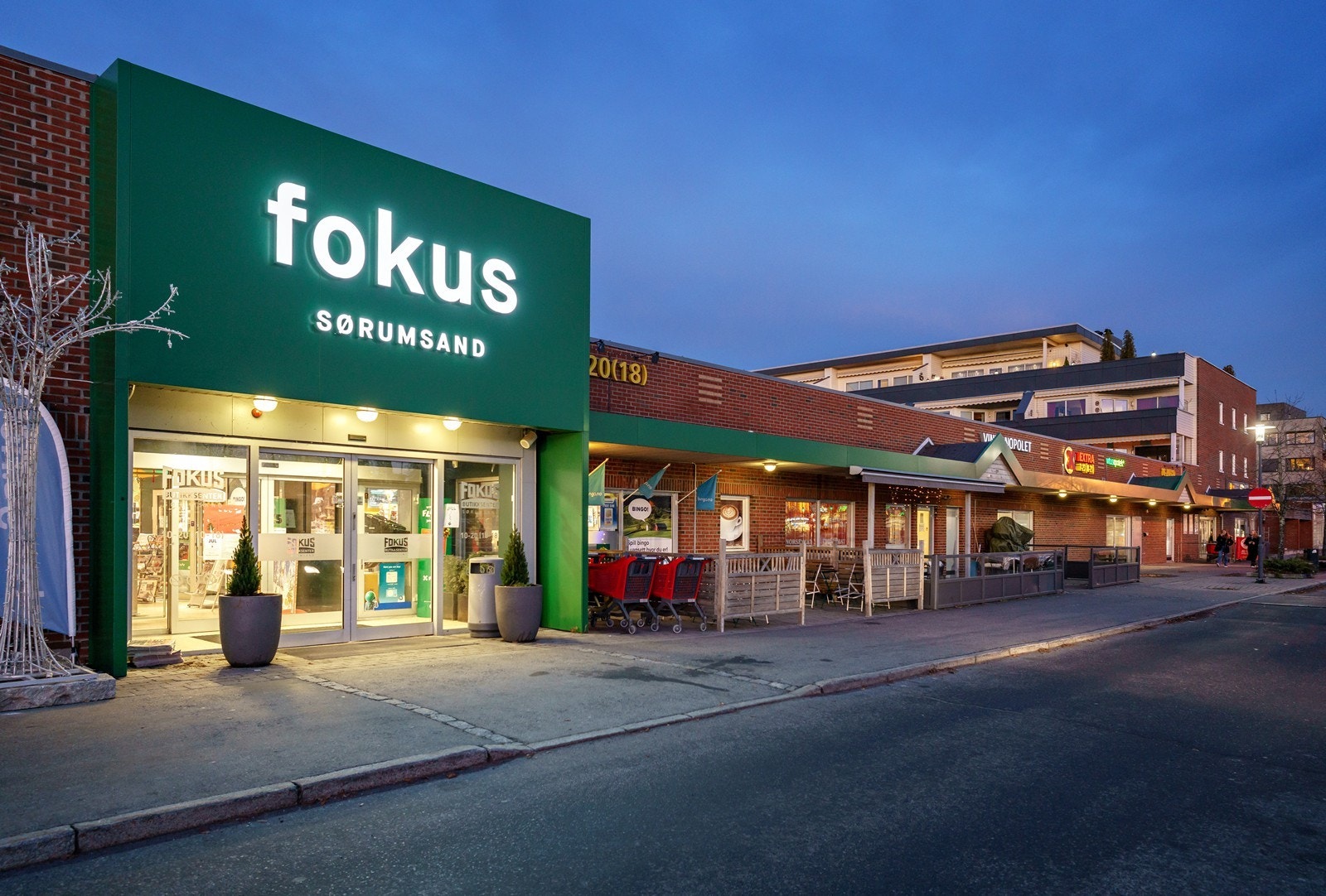 Fokus butikksenter i sentrum av Sørumsand har et godt og variert utvalg, inkludert apotek, vinmonopol og frisør. Galleribilde