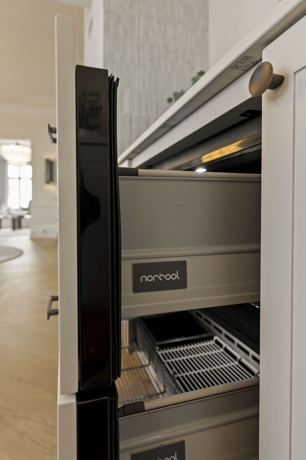 Integrerte kjøleskuffer fra Norcool gir deg enkel tilgang til kjølevarene. Galleribilde