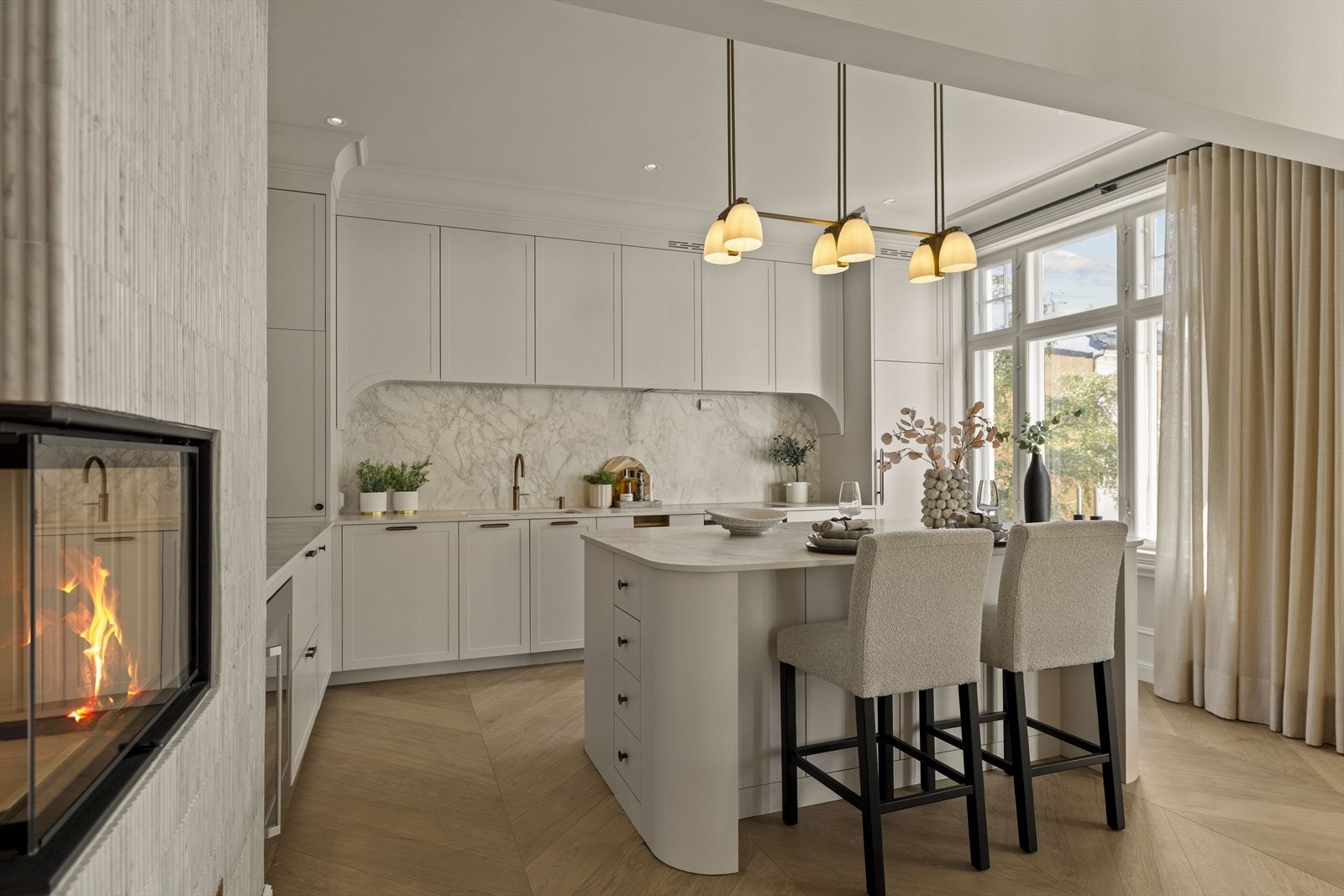 Kjøkkenet er snekkerbygget av Luxera. Galleribilde