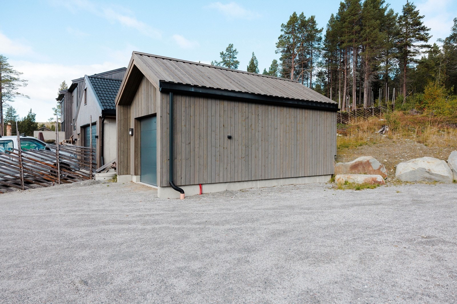 Garasjen har et areal på ca. 23 kvm. Galleribilde