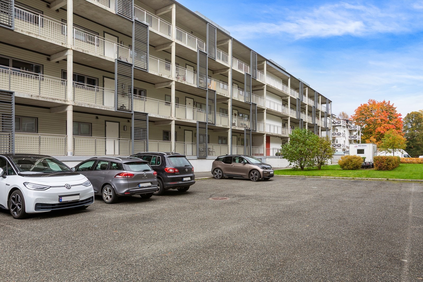 Det medfølger en utvendig biloppstillingsplass Galleribilde