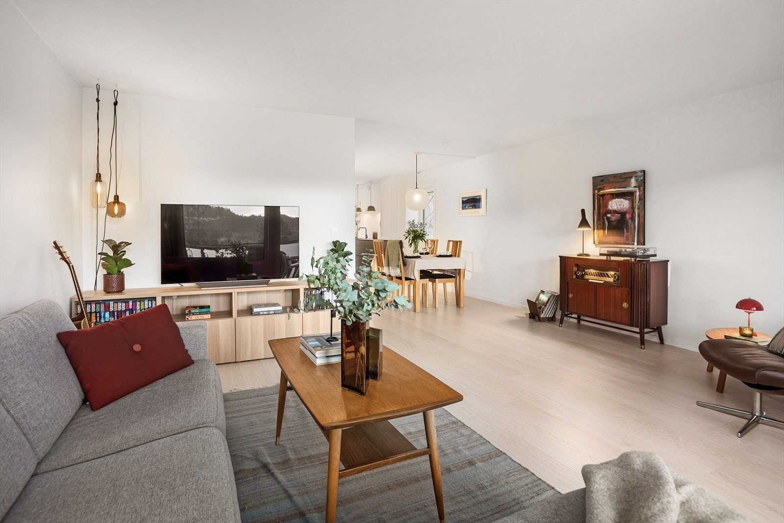 Leiligheten er oppusset i 2019/2020 med flotte overflater i en tidløs fargepalett Galleribilde