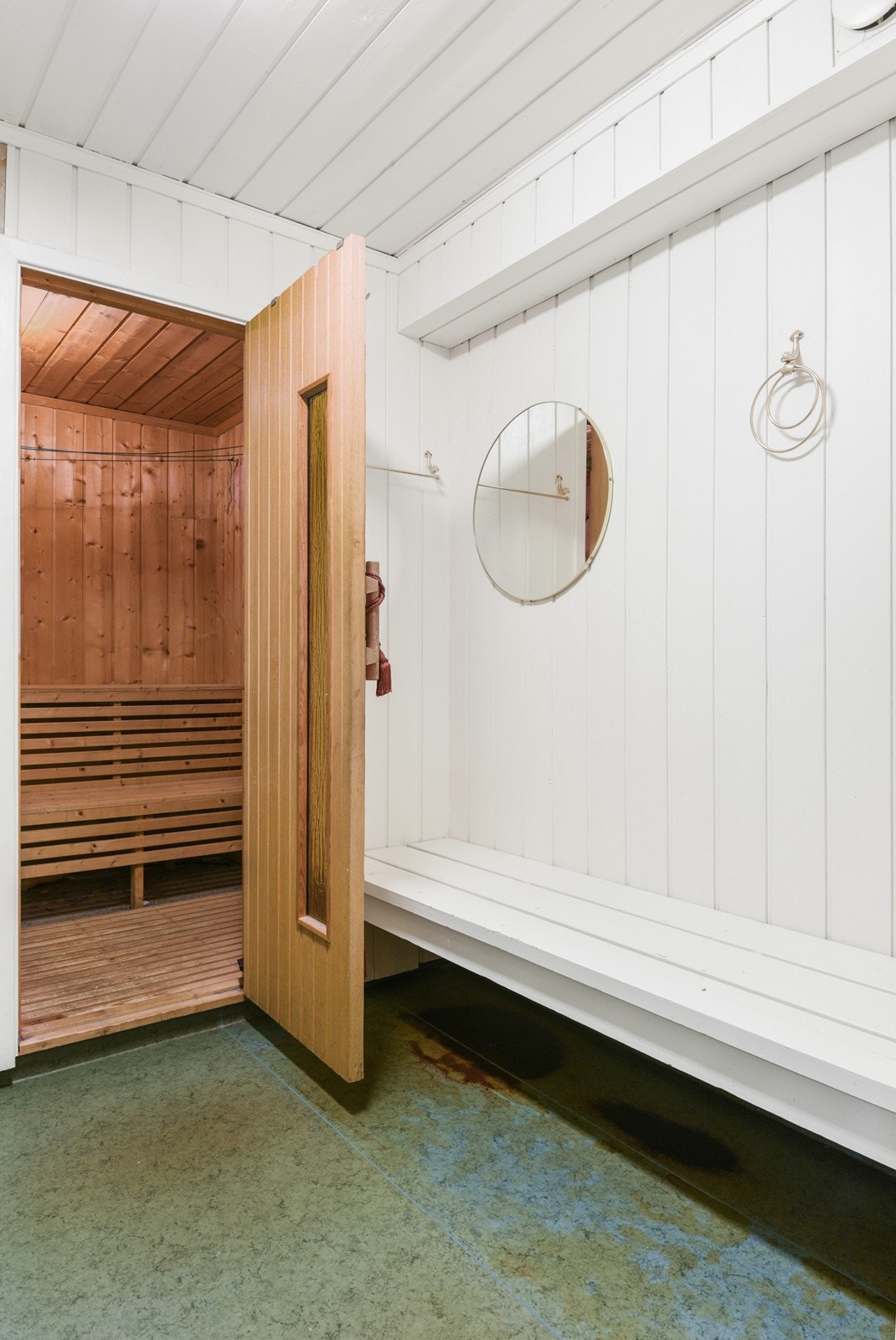 Dusjrommet har tilgang til badstue. Galleribilde