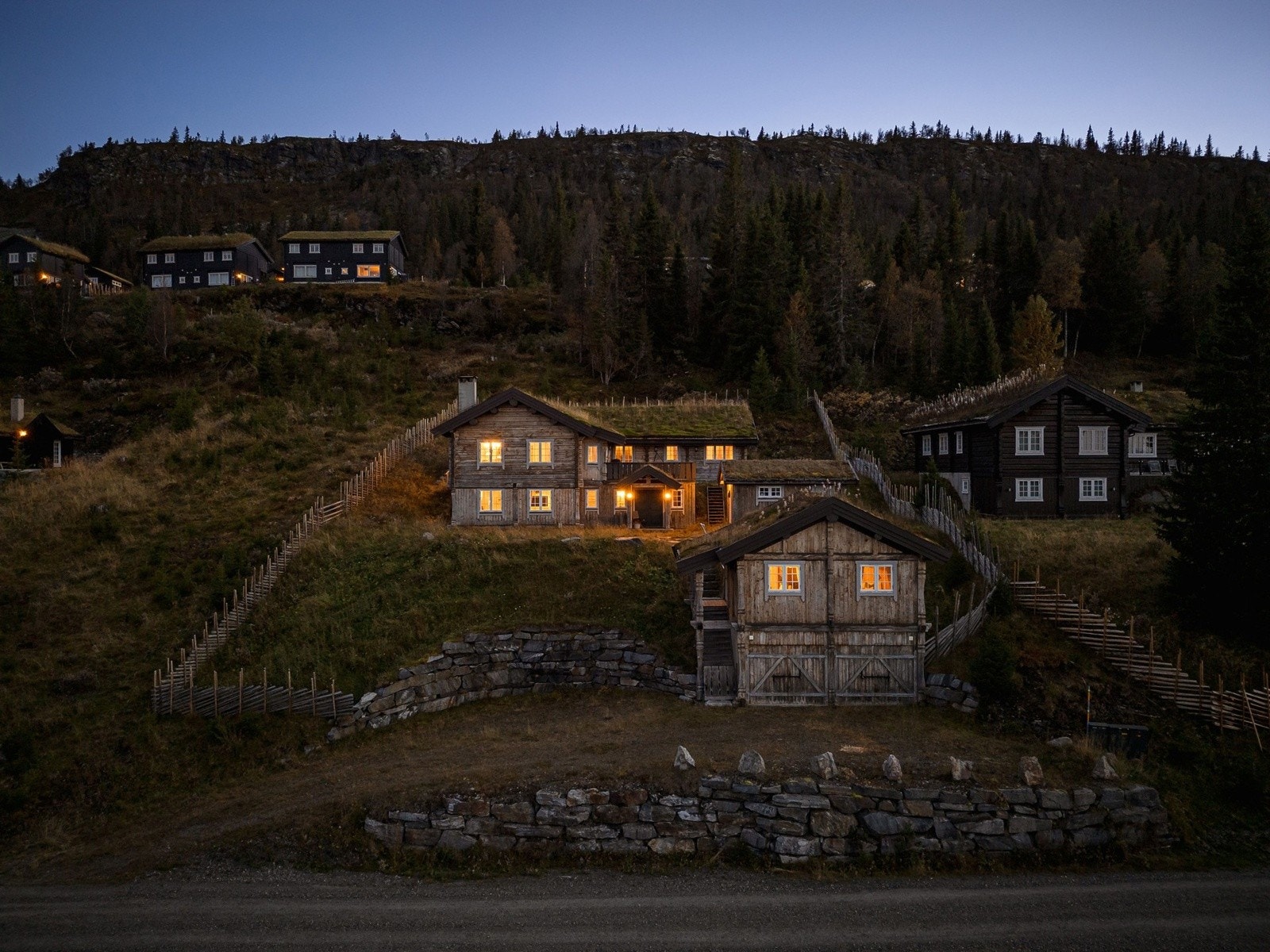 Her har du en flott og innholdsrik fjellhytte som kombinerer tradisjonell sjarm med moderne komfort.