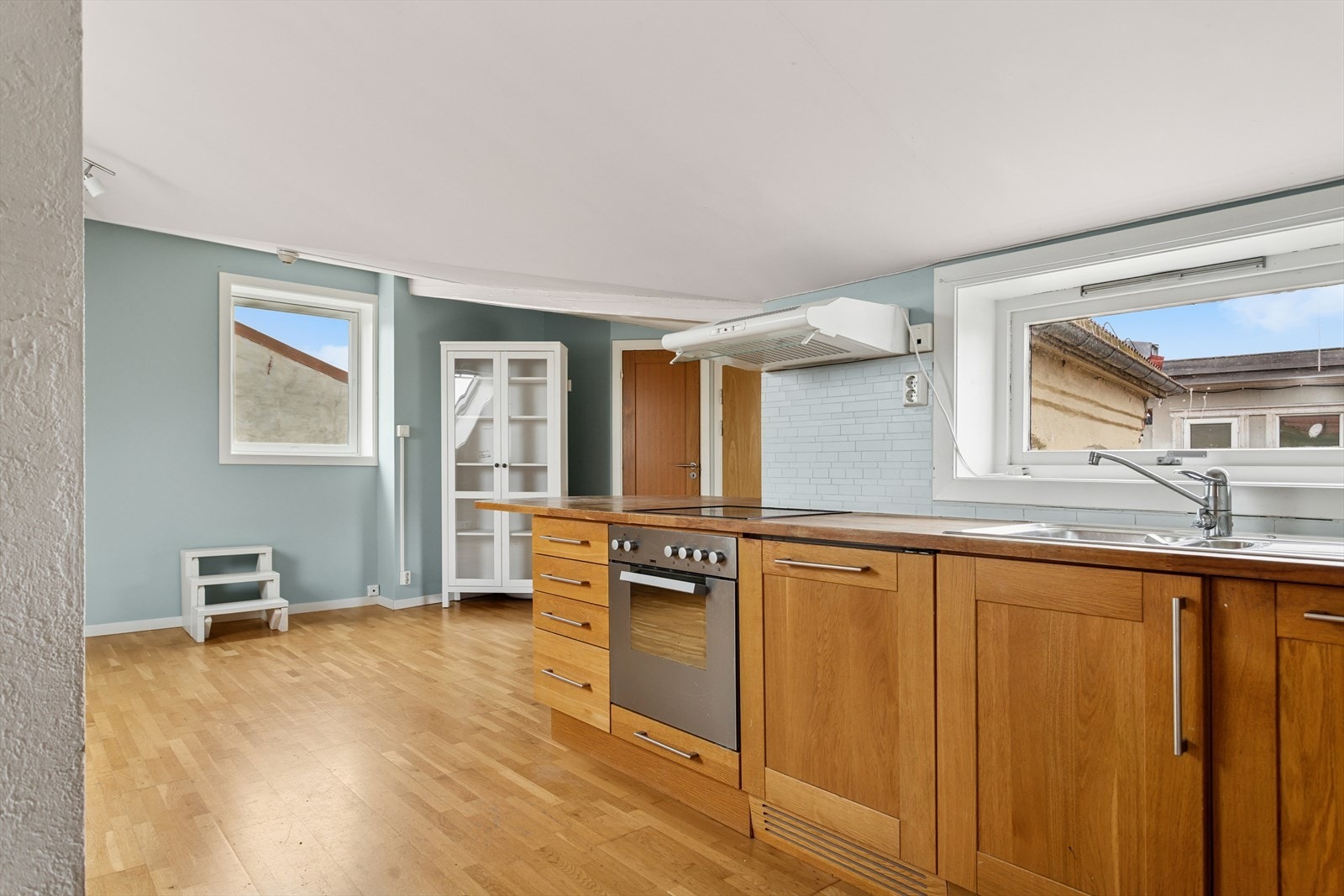 Stue og kjøkken er tilsammen ca. 27 m². Galleribilde