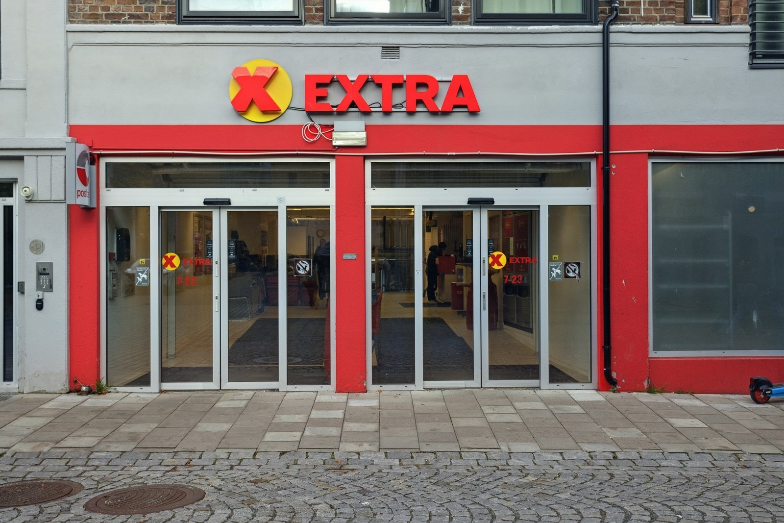 Dagligvarebutikk i nærheten gir praktisk tilgang til nødvendige varer. Galleribilde