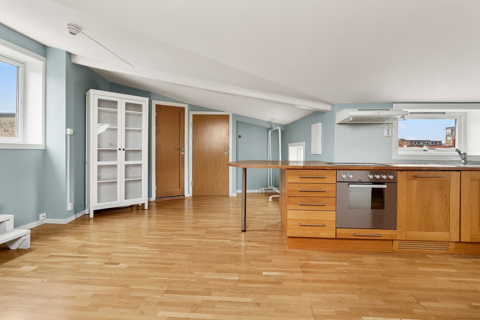 Boligen har en spesiell karakter som gjør den vanskelig å måle. Arealet må derfor betraktes som ca. areal. Galleribilde