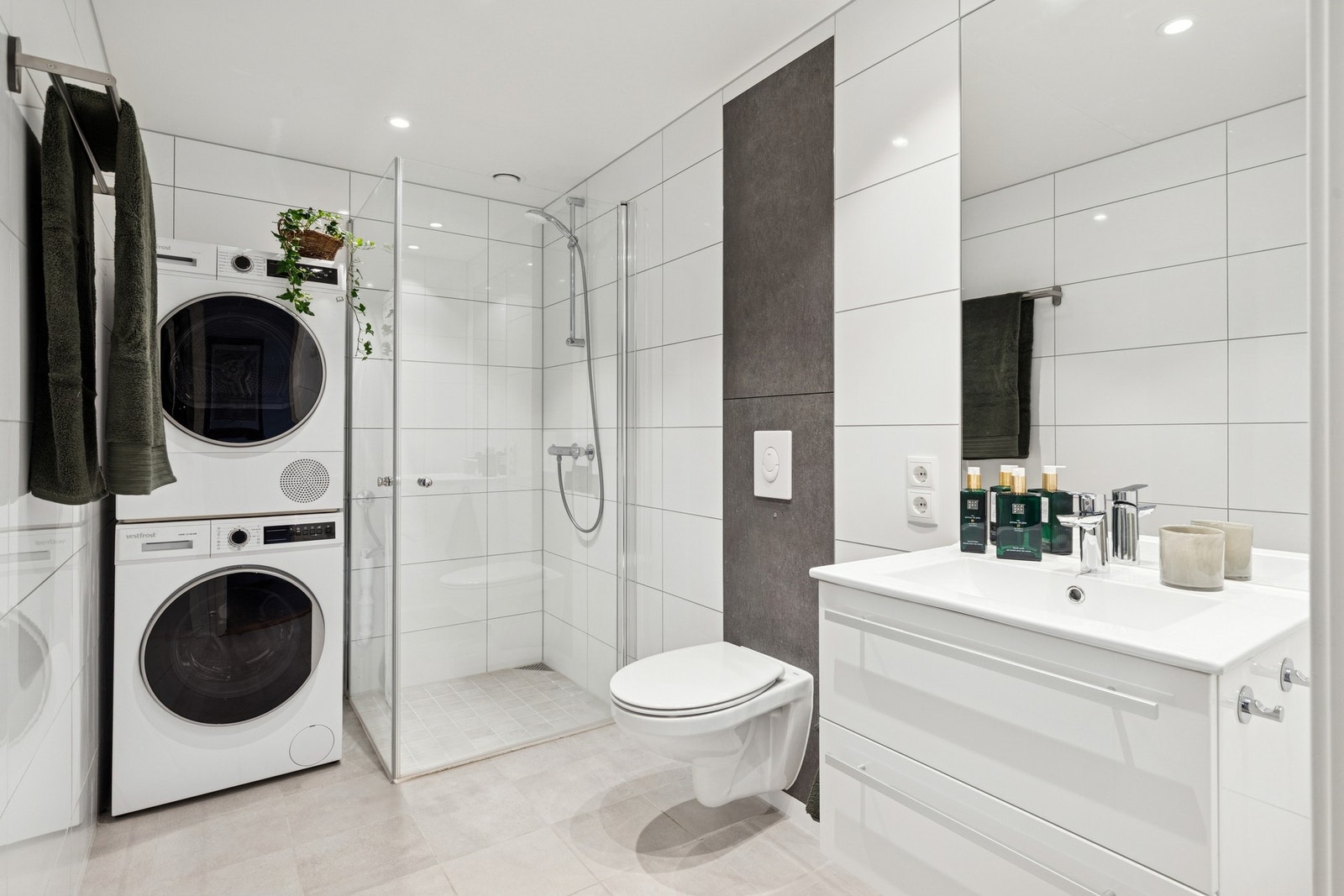 Leiligheten har et delikat baderom av god størrelse. Galleribilde