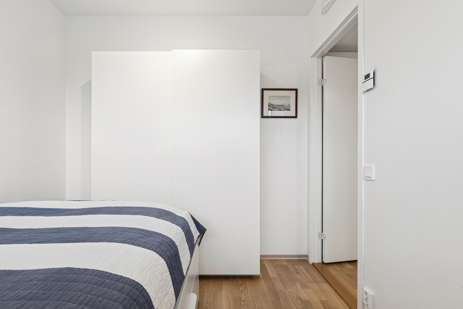 Soverommet er utstyrt med garderobe. Galleribilde