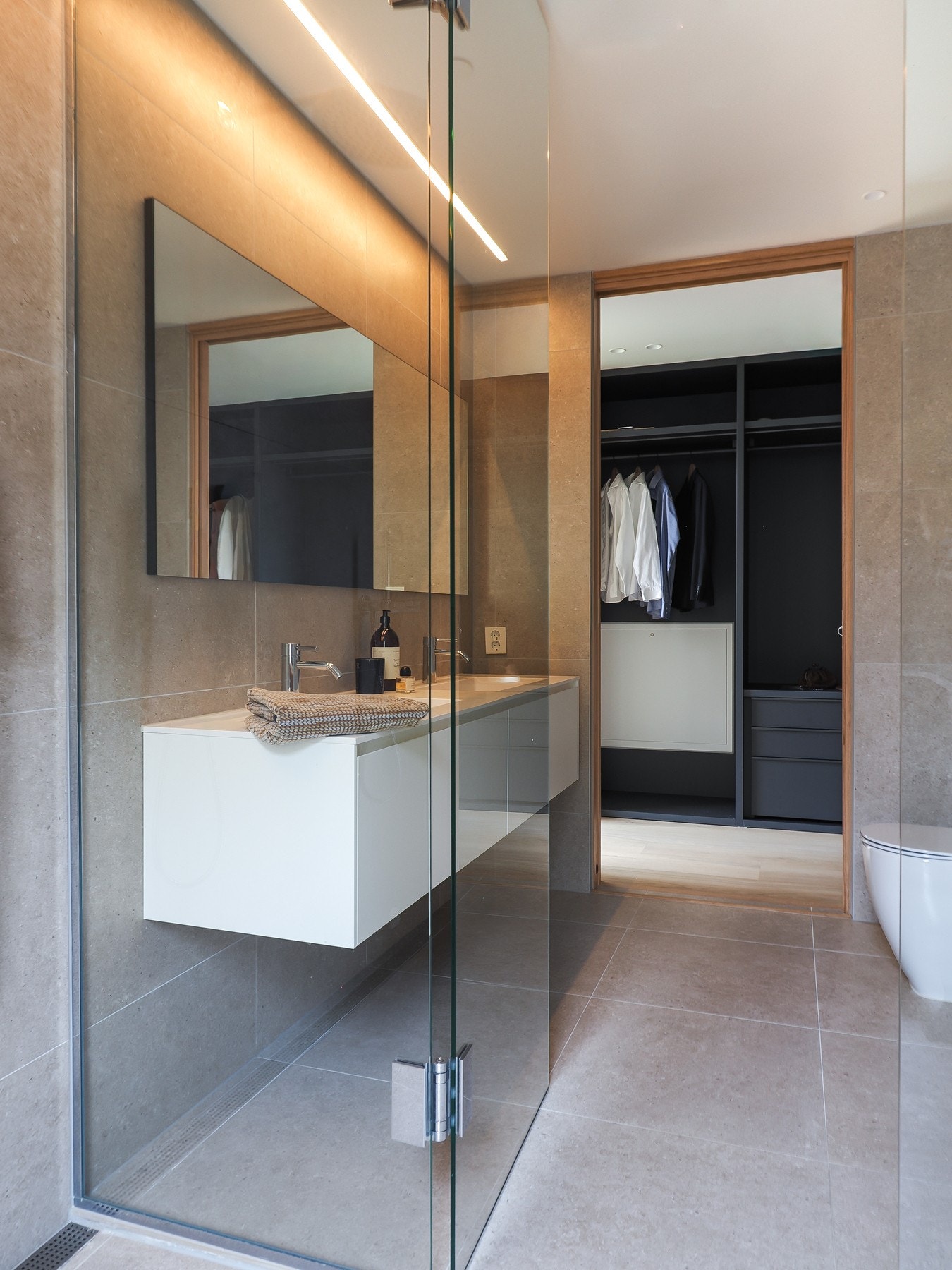 Elektriske varmekabler på baderom. Galleribilde