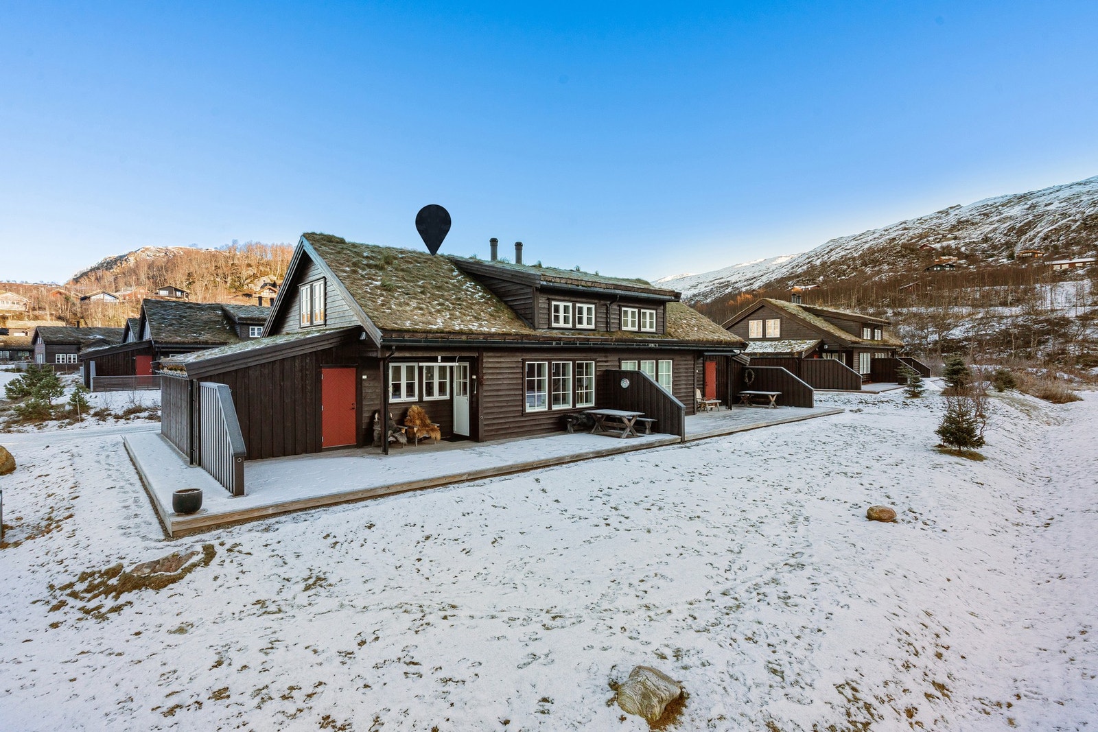 En vertikaldelt hytte på Suleskardtunet fra 2019. Galleribilde