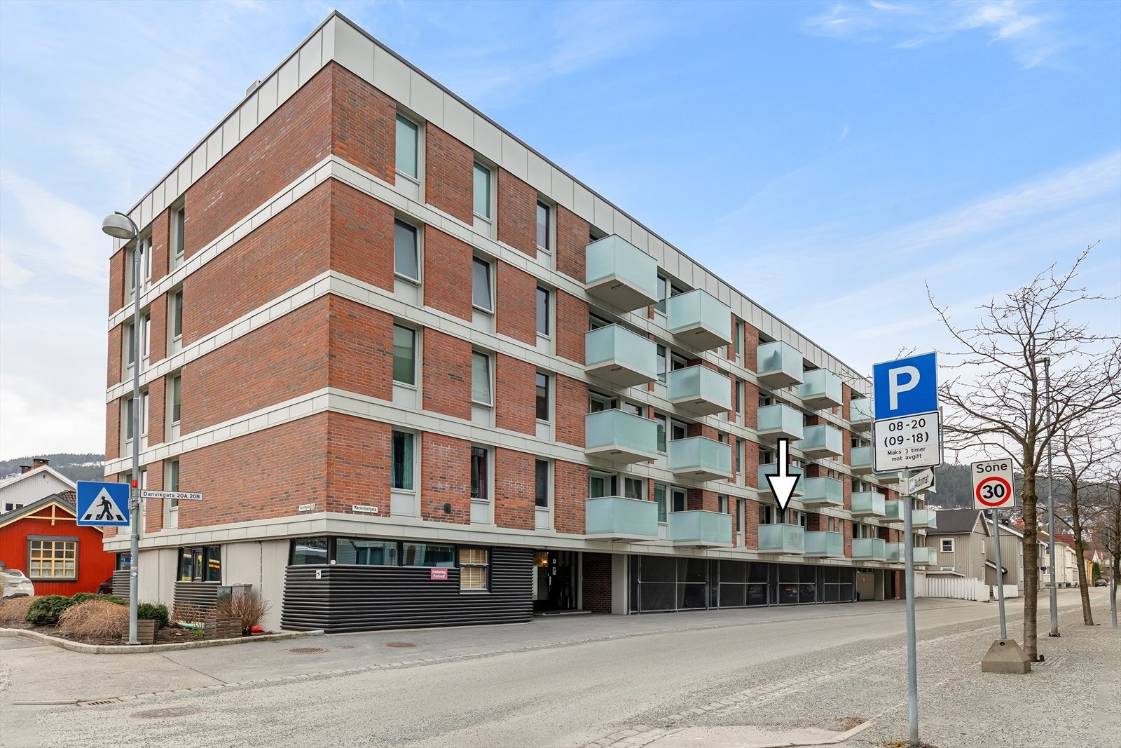 Blokken ligger meget sentral med gangavstand til alt Galleribilde