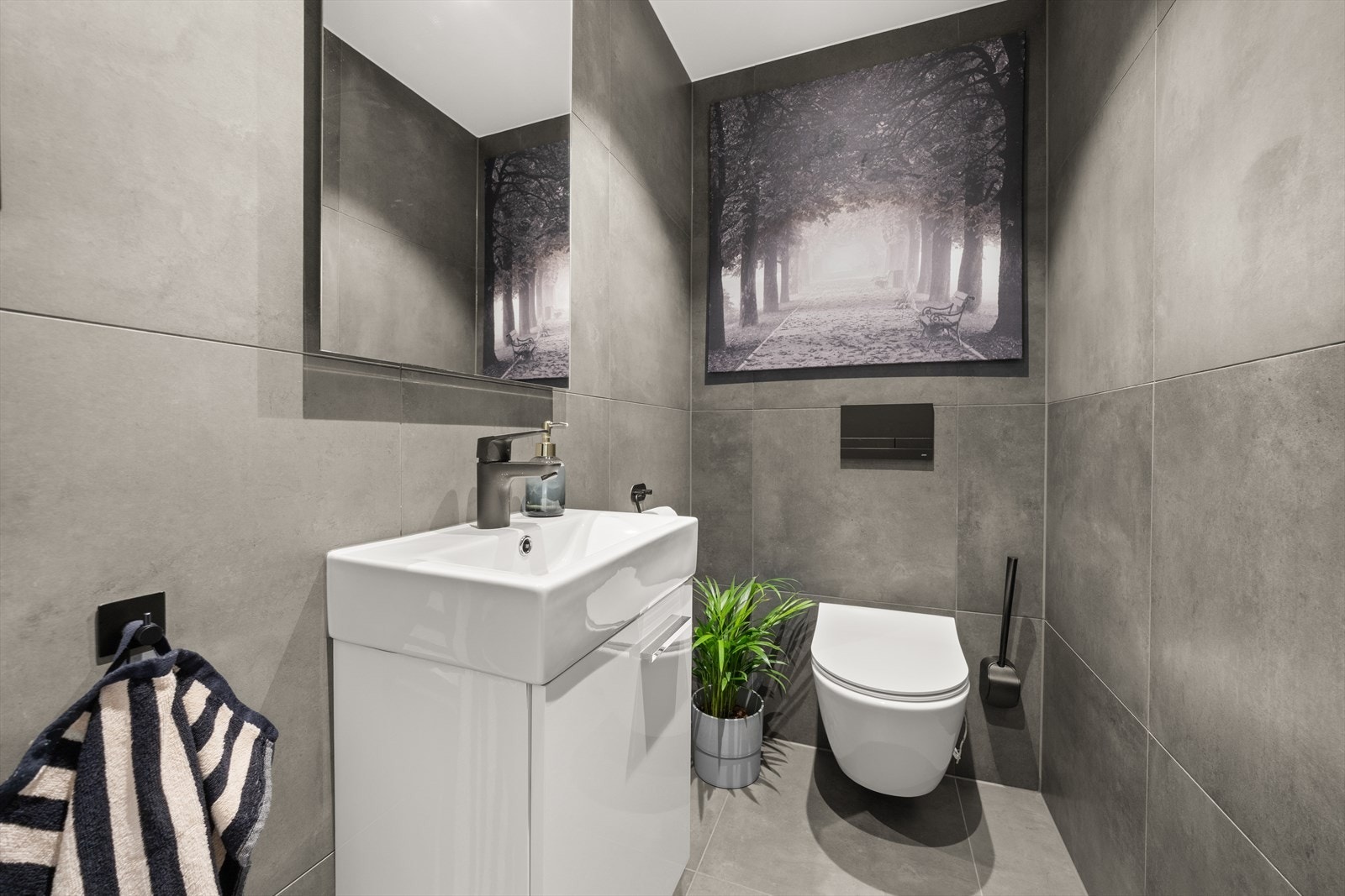 Det er også ett separat toalett som også ble oppusset i regi av borettslaget i 2024 Galleribilde