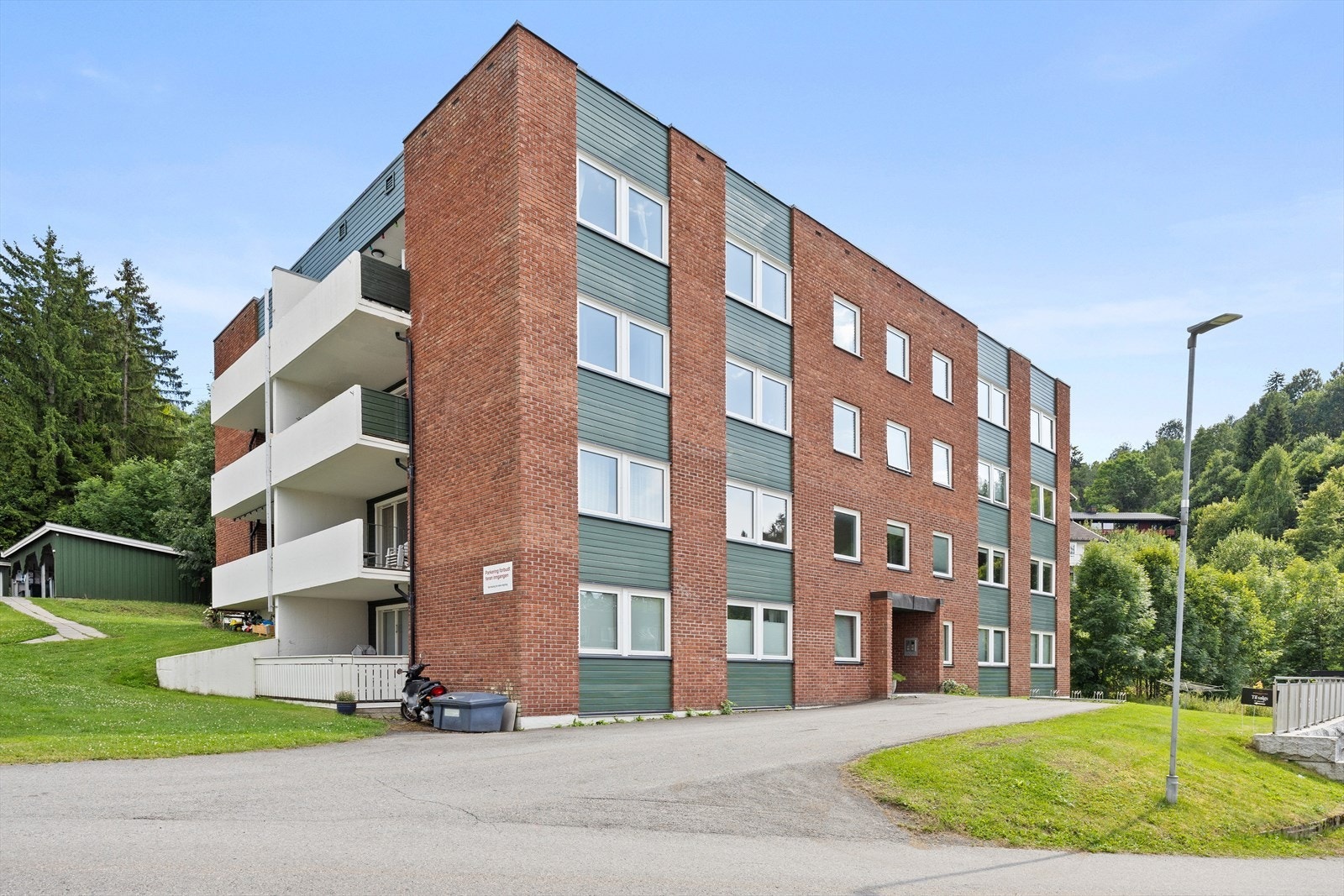 Leiligheten ligger i ett rolig og barnevennlig område i Mjøndalen med gangavstand til det meste Galleribilde