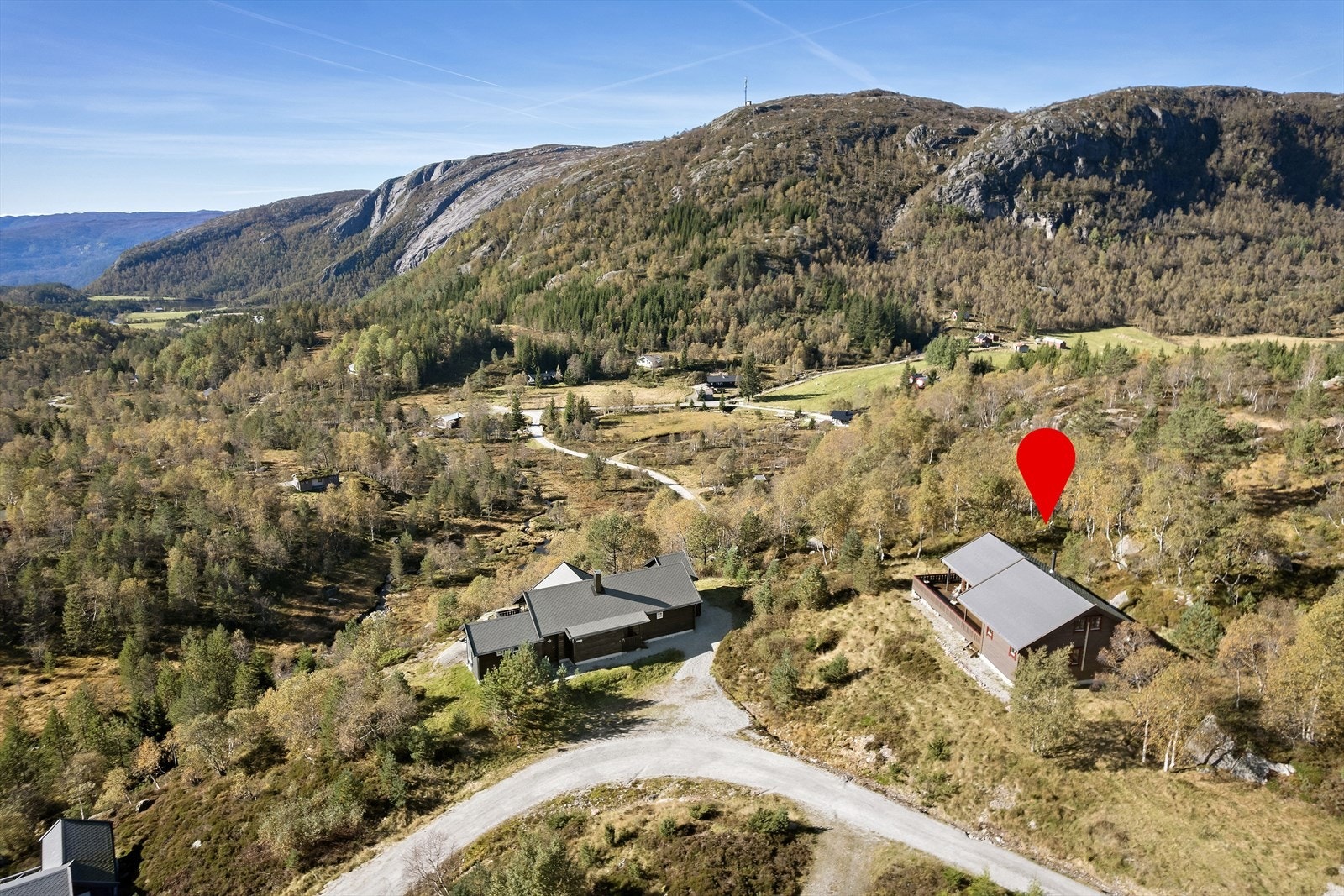 Utenom snøsesongen kjøres det til hytta. Galleribilde