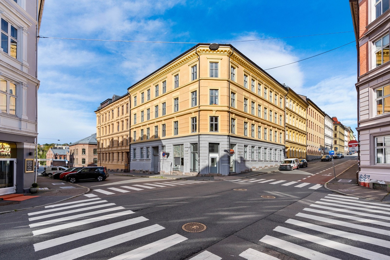 Fasade Seilduksgata 4B. Fasaden i Seilduksgata ble rehabilitert i 2021, samt tak i begge gårdene i borettslaget ble lagt om i 2010/2011. Galleribilde